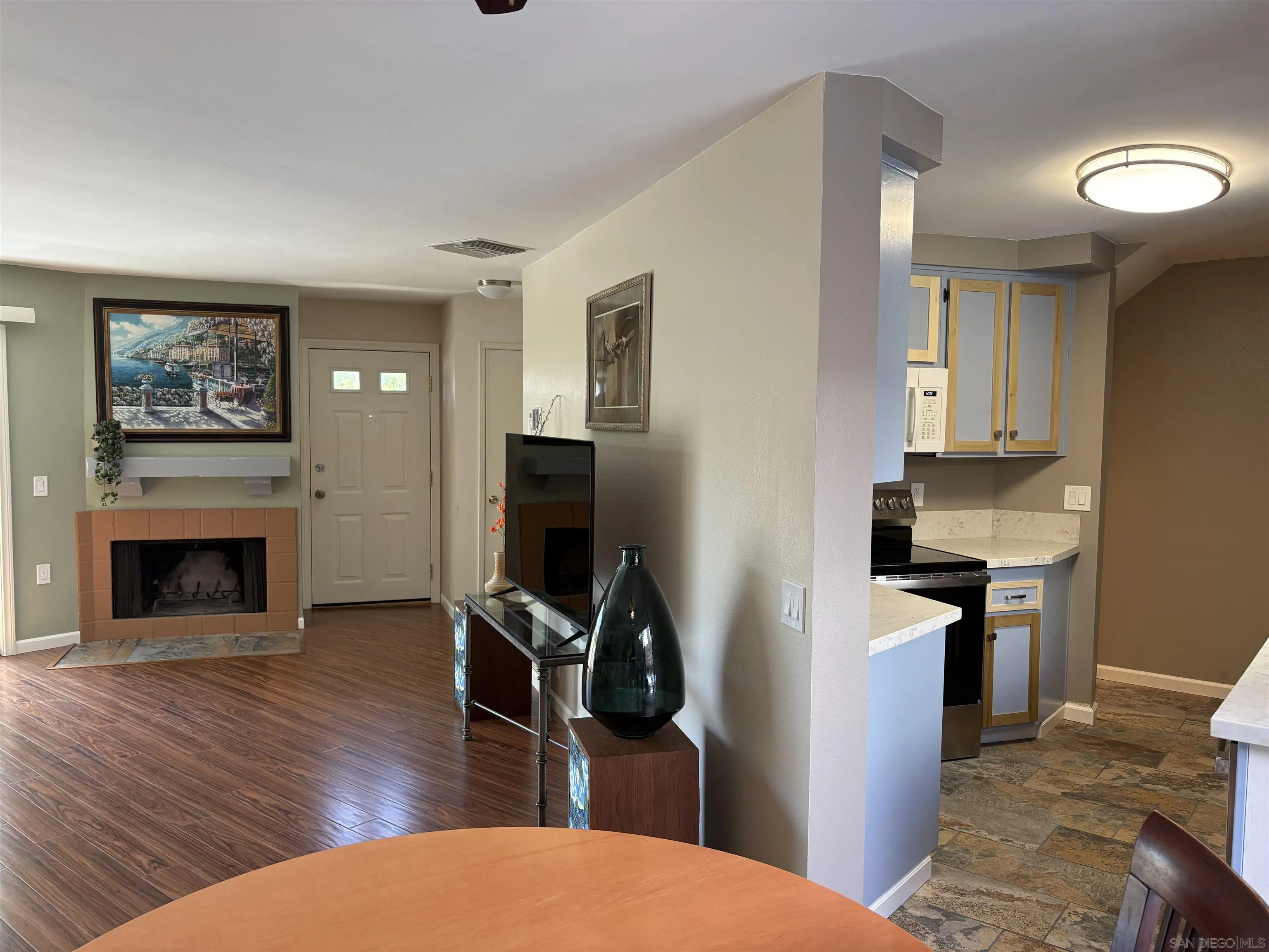 Photo #3: 260013362 Listing: Photo #3