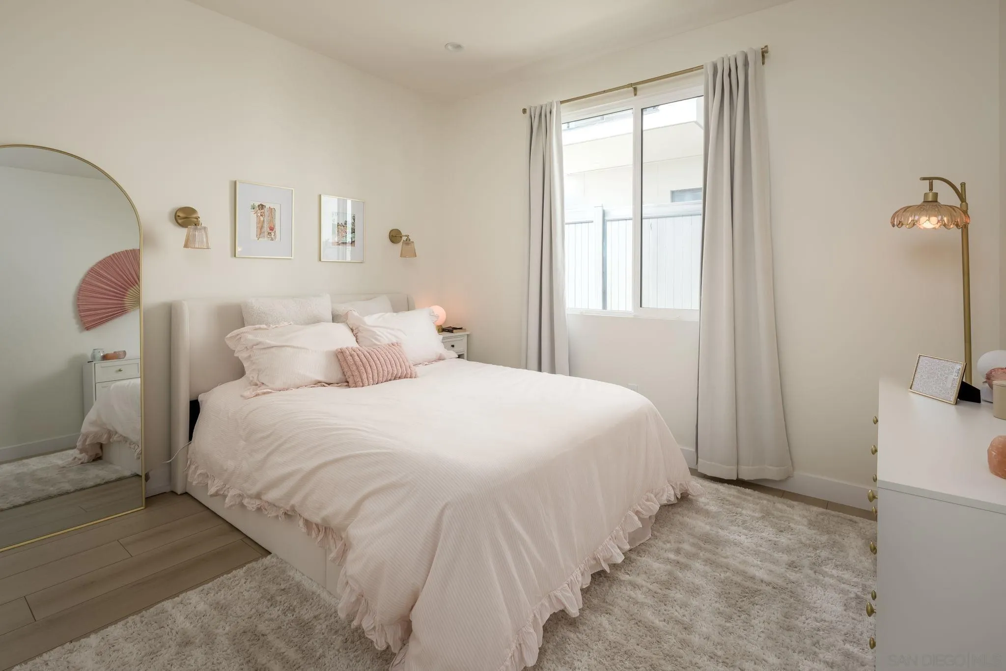 https://cdn.realtyfeed.com/cdn/127/260013367/51160677f83e0f8d5a213d4cdb6a3a4f.webp