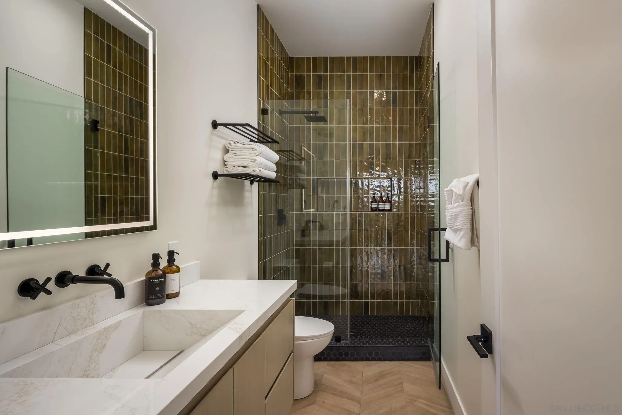 https://cdn.realtyfeed.com/cdn/127/260013367/6f5b81abed122d37c3b3546fefc4648d.webp
