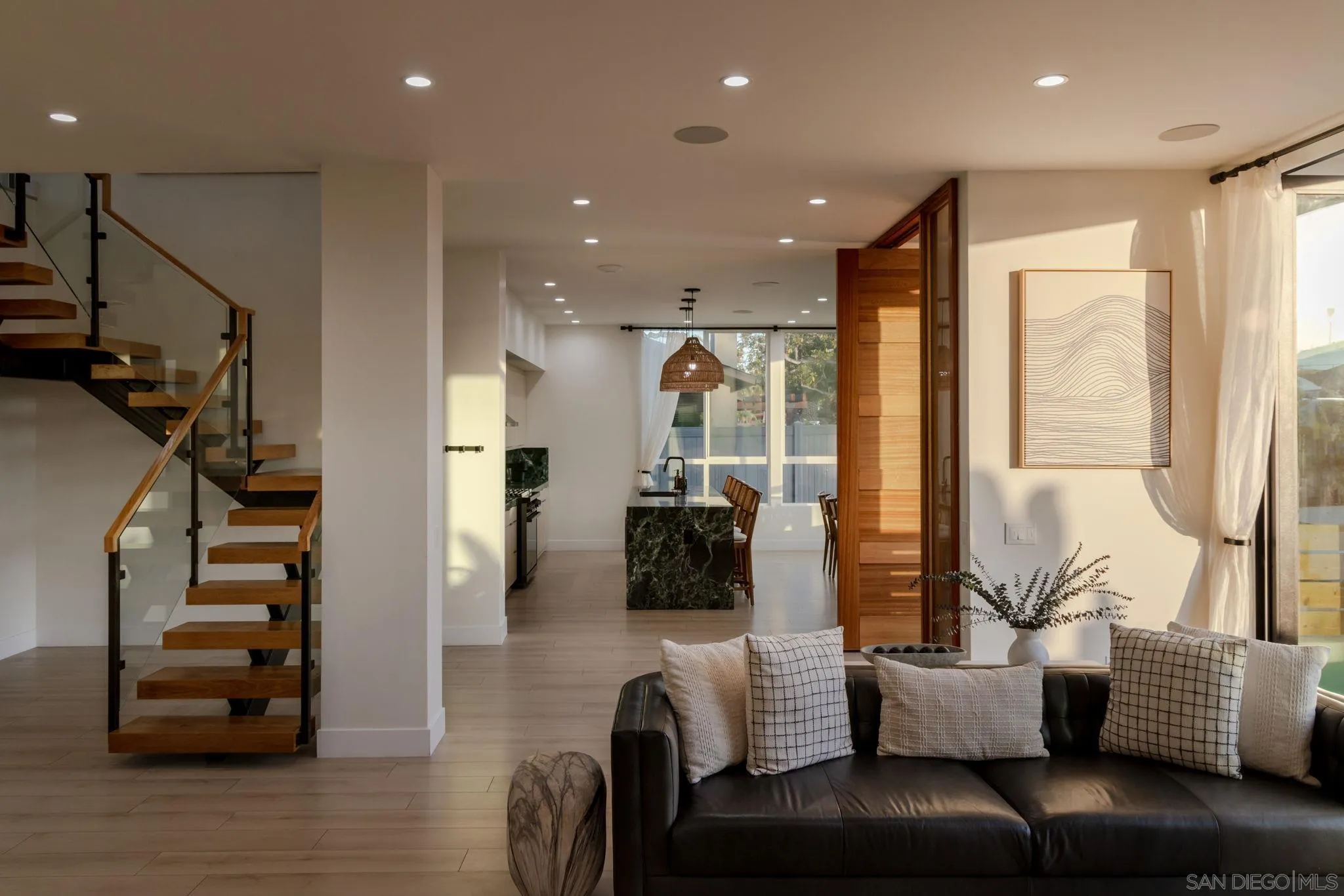 https://cdn.realtyfeed.com/cdn/127/260013367/b7a3173ef6bf222ea1cd7bee32d32ef2.webp