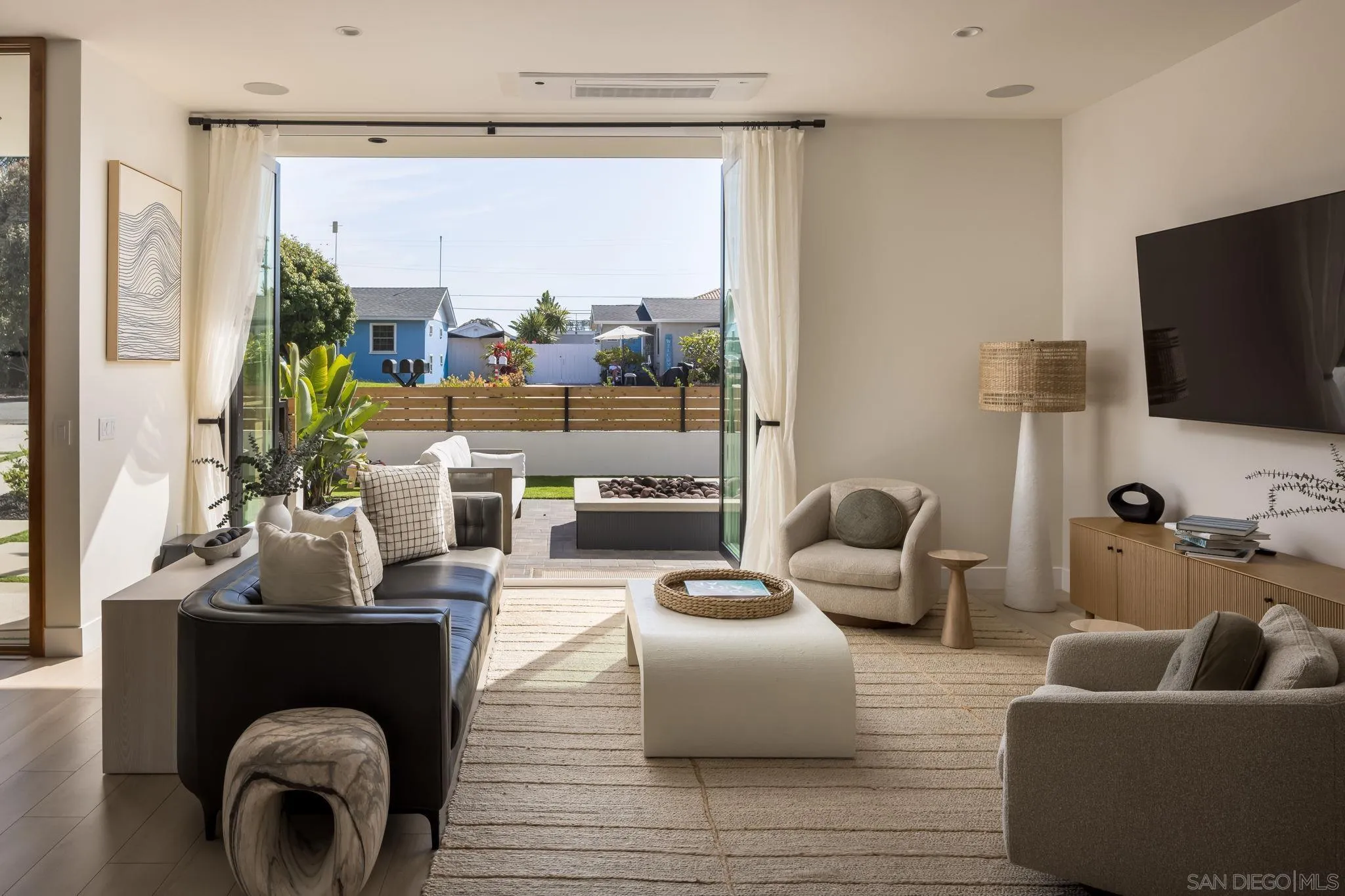 https://cdn.realtyfeed.com/cdn/127/260013367/bf428cffb8230b953541c6f4d9967202.webp