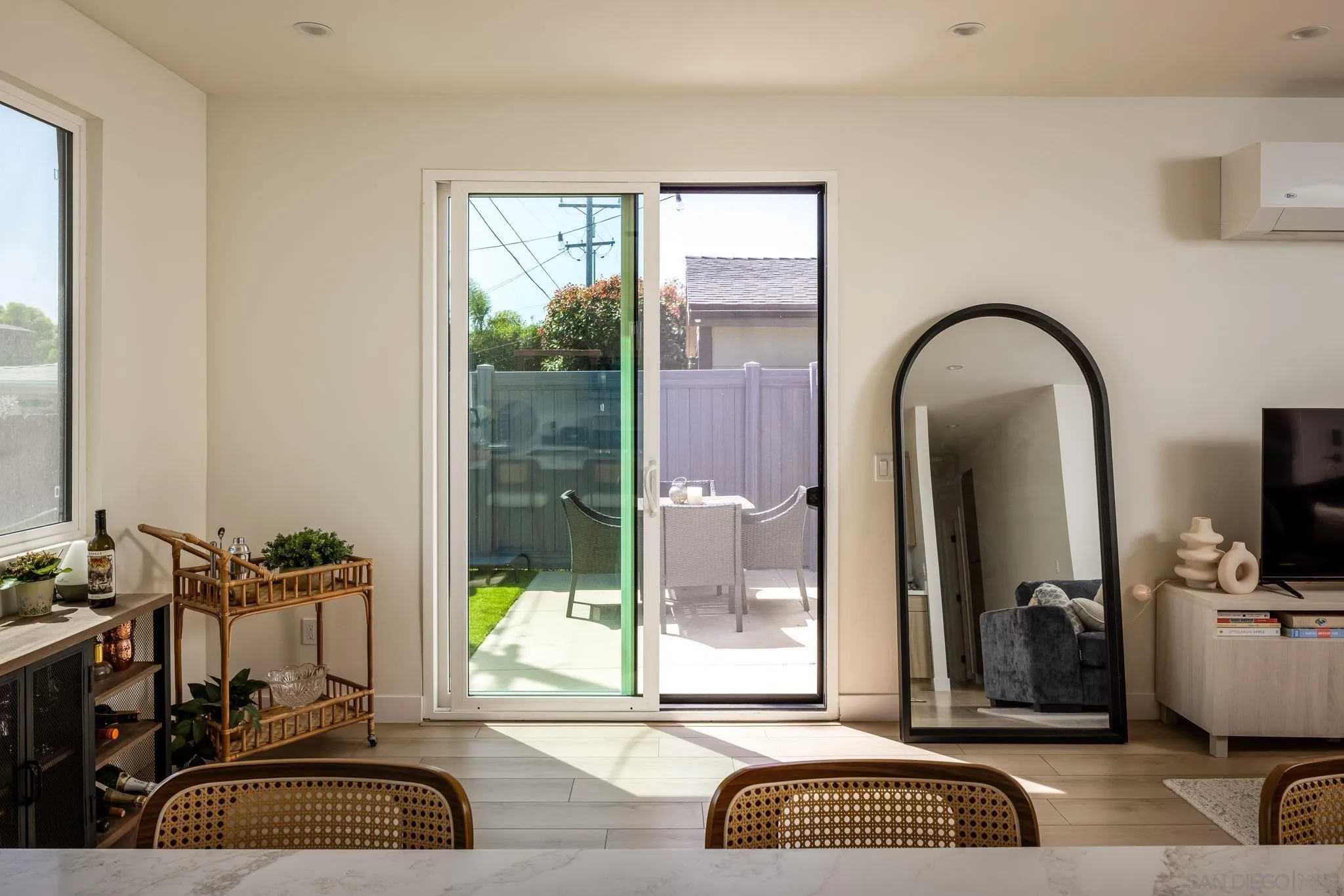 https://cdn.realtyfeed.com/cdn/127/260013367/e55957496338c9b30cfec0fe69ff1aa0.webp