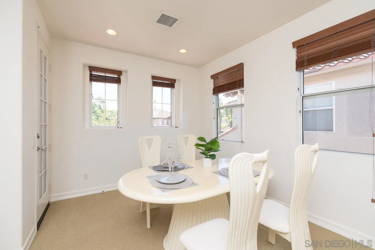 https://cdn.realtyfeed.com/cdn/127/260013375/0dc17ba92daeb9e29bedd28b9f11d4de.webp