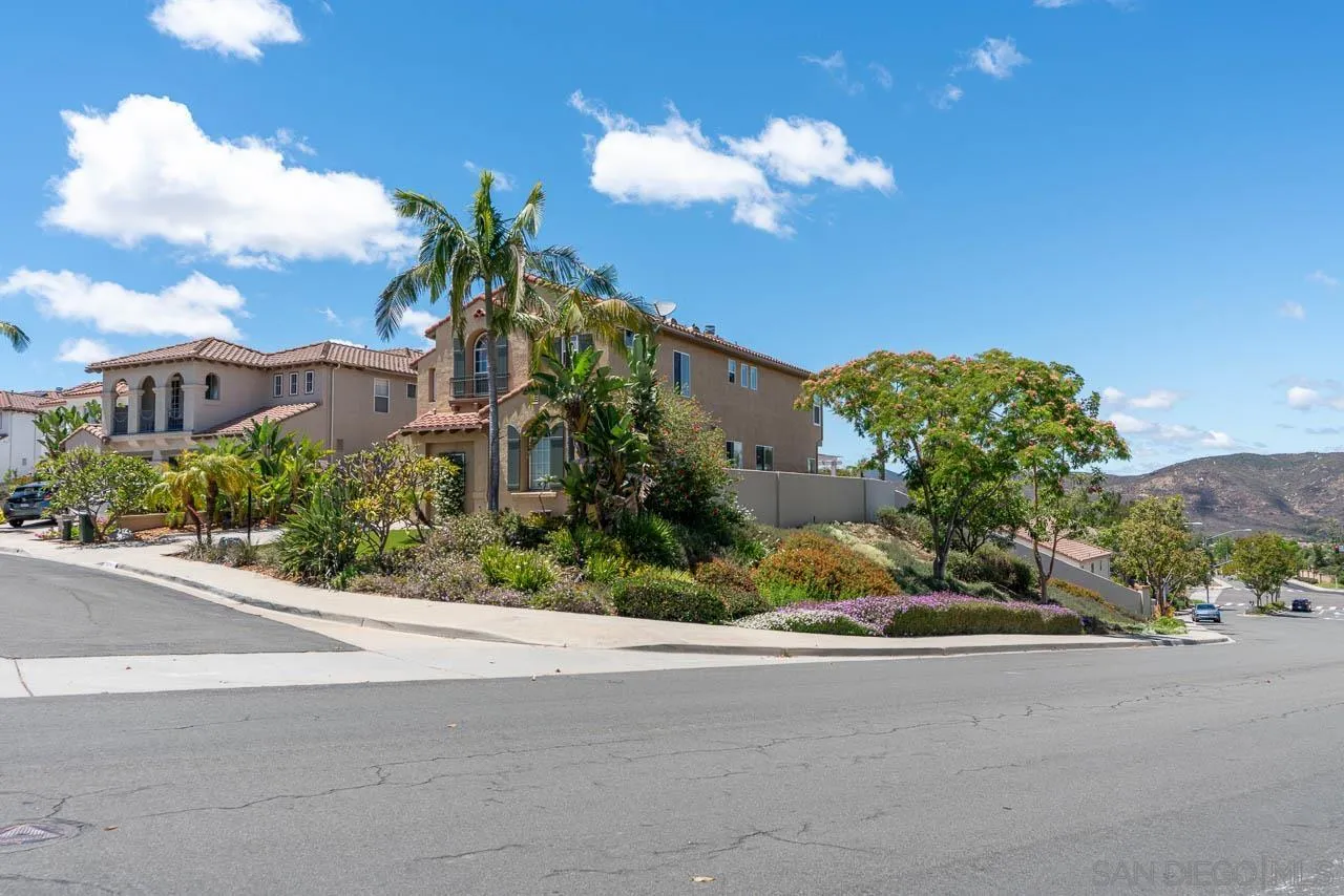https://cdn.realtyfeed.com/cdn/127/260013375/8a2e5bf5786f2e3717c0ea6d60b74579.webp