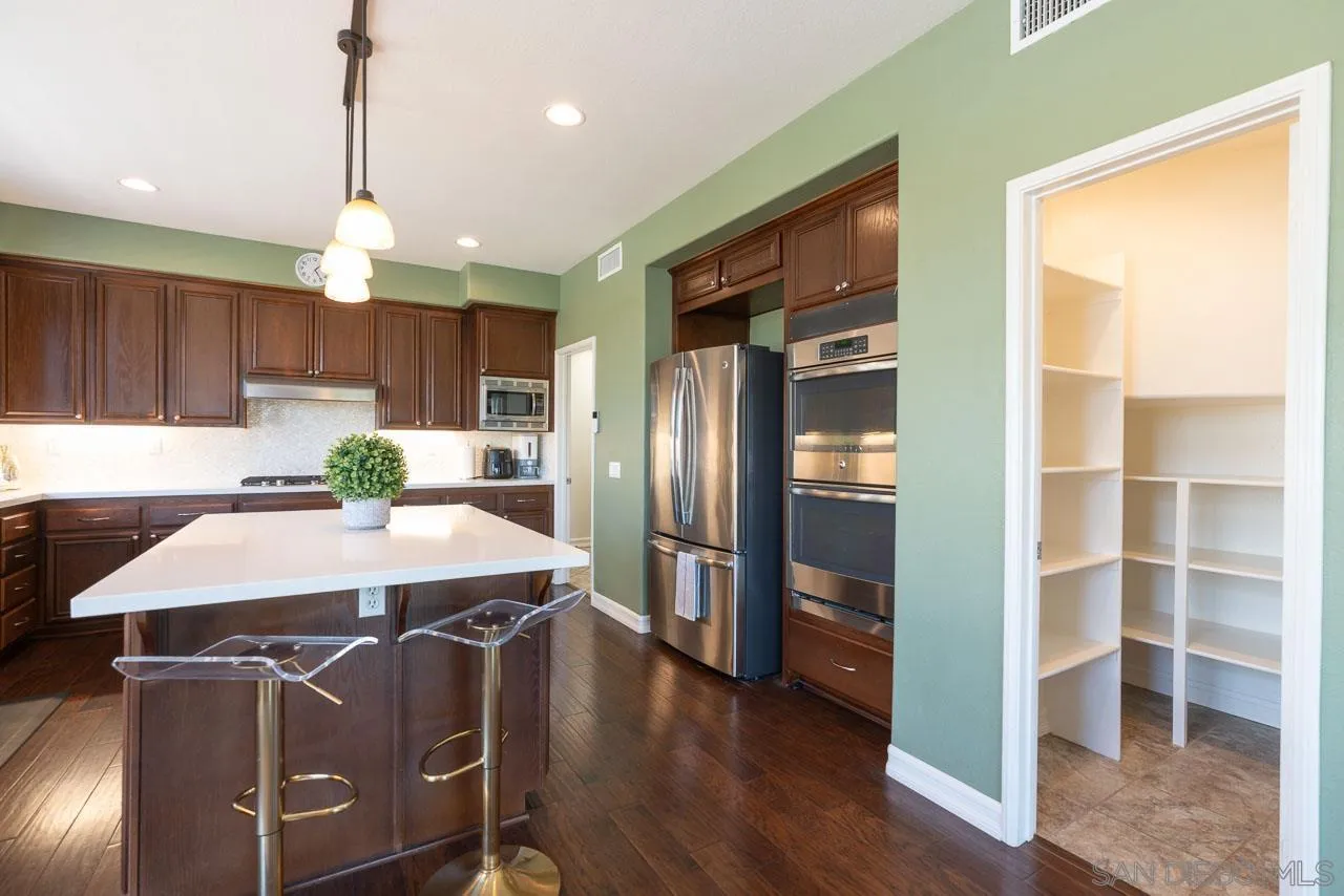 https://cdn.realtyfeed.com/cdn/127/260013375/91f59ba2afb02d81138e63fe79fa53ab.webp