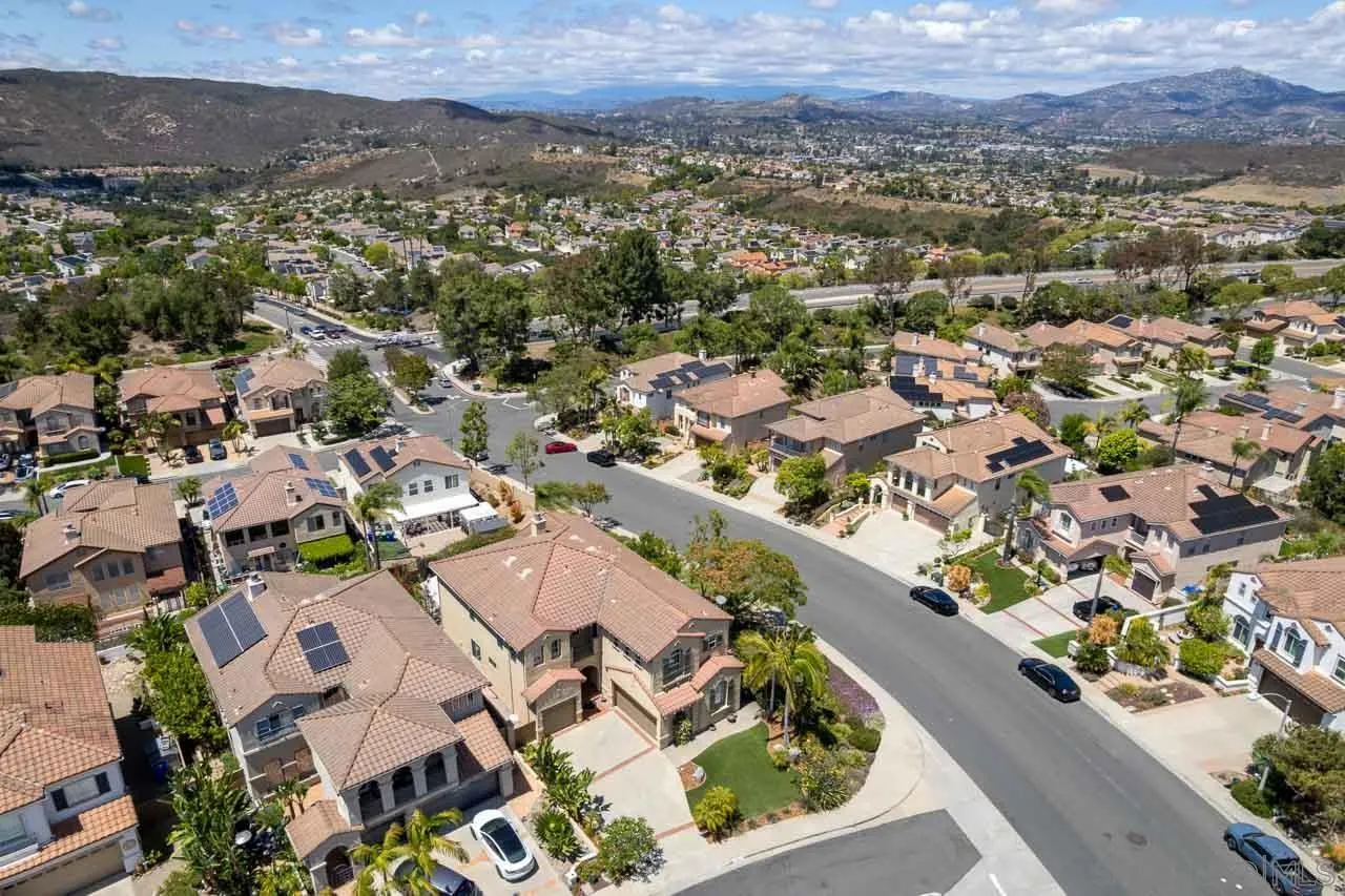 https://cdn.realtyfeed.com/cdn/127/260013375/99b33d2a712ba4b2b12ba6bf2a9ae349.webp