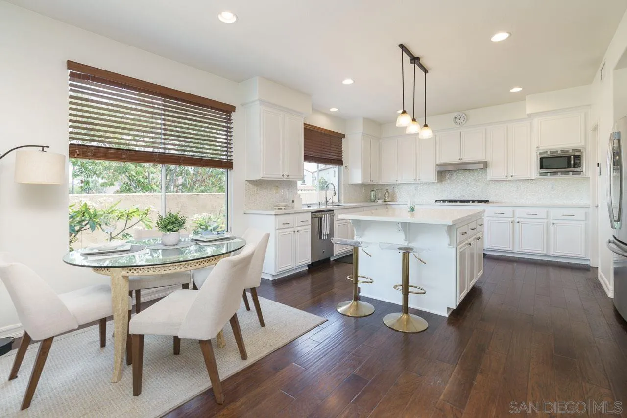 https://cdn.realtyfeed.com/cdn/127/260013375/af96995a282e7a5a939120d28c0df53a.webp