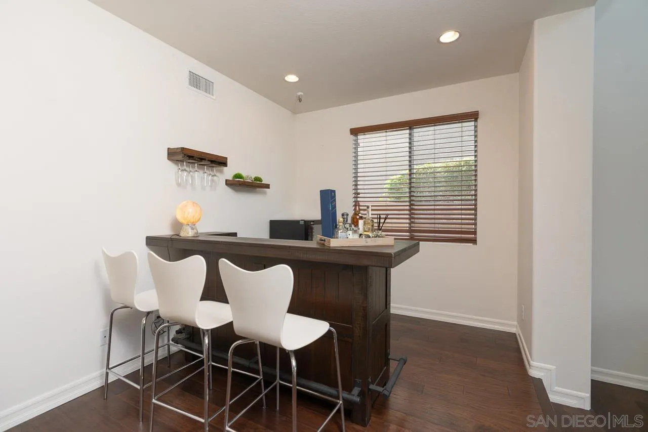 https://cdn.realtyfeed.com/cdn/127/260013375/bed83d91c270f27f69422d0760b06f0f.webp
