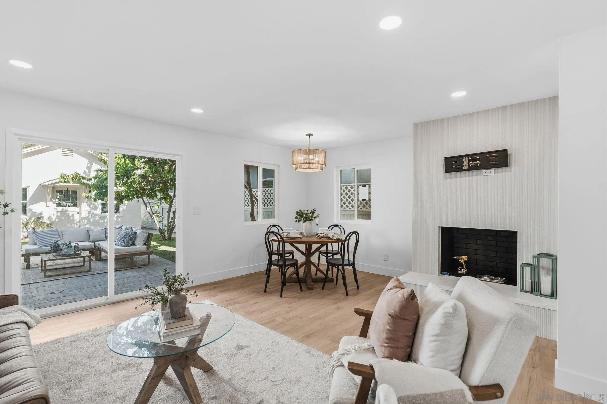 https://cdn.realtyfeed.com/cdn/127/260013379/8d7f93cf278d01a5c41fd258c5a5bae8.webp