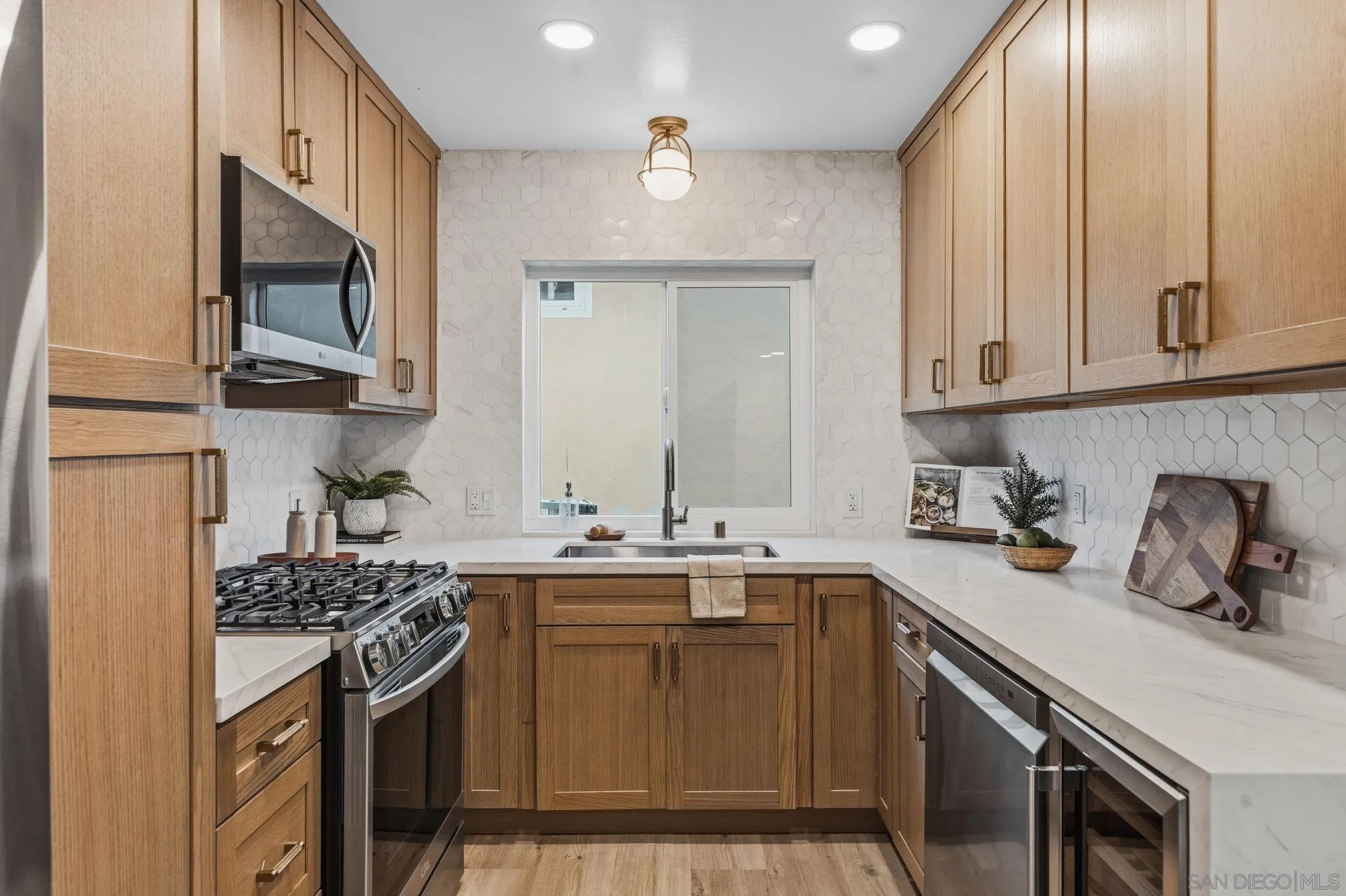 https://cdn.realtyfeed.com/cdn/127/260013379/d30066454f4dc33df88f2e6867c9dfbe.webp