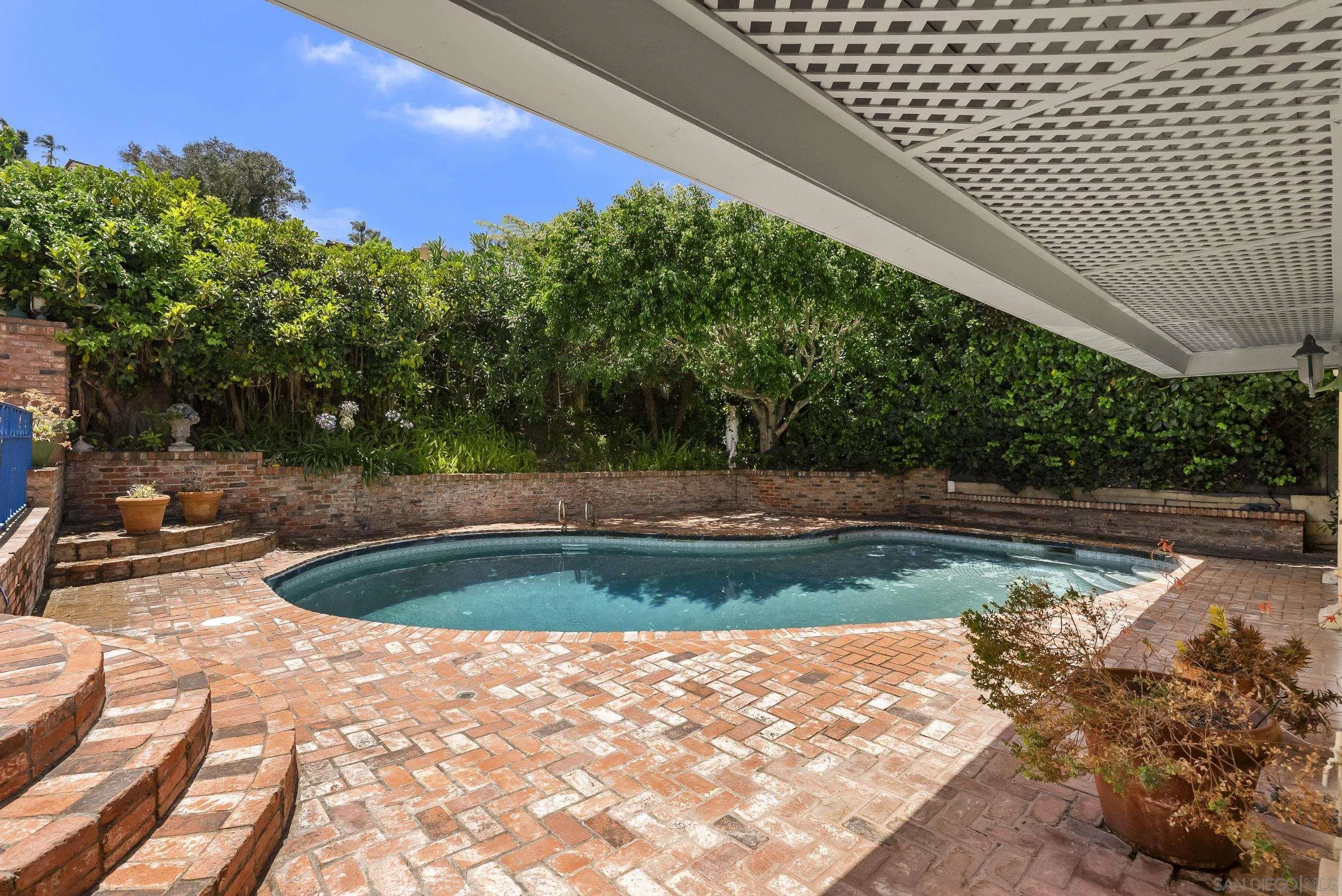 https://cdn.realtyfeed.com/cdn/127/260013386/38d68a6a5dad058966d7174c3158823a.webp