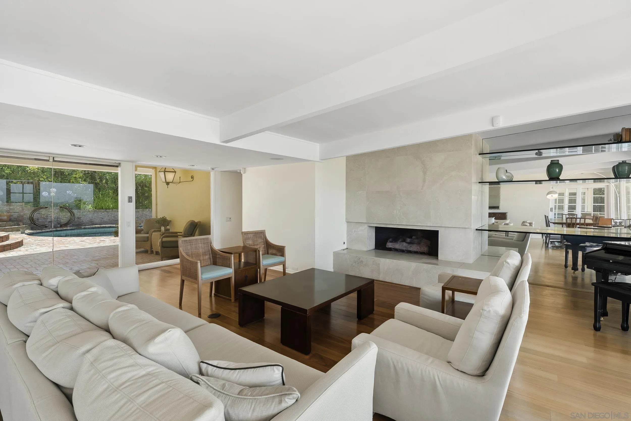 https://cdn.realtyfeed.com/cdn/127/260013386/40a86ee517b1635be5d047bf21532148.webp