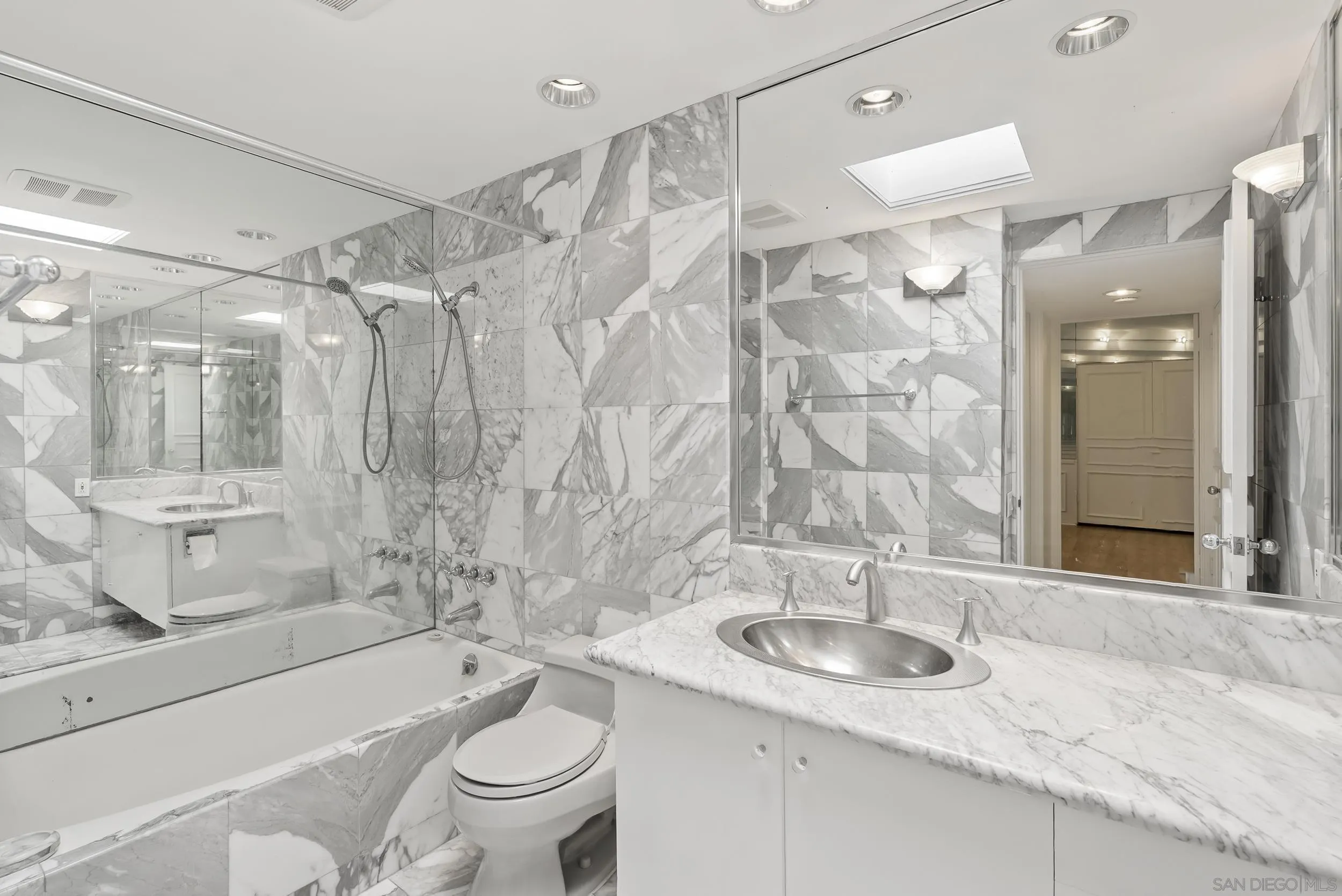 https://cdn.realtyfeed.com/cdn/127/260013386/b260be8bf2cbfa5435c80c0e9f75a01b.webp