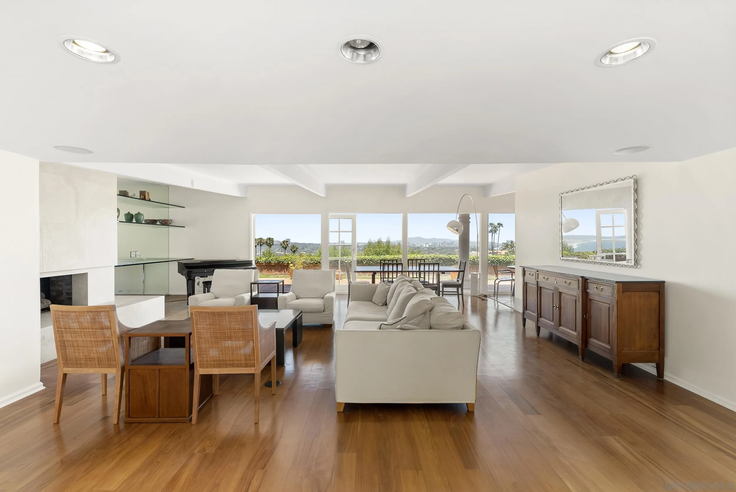 https://cdn.realtyfeed.com/cdn/127/260013386/cebaad2049fc9cb882f6ad3b02f4b3b0.webp