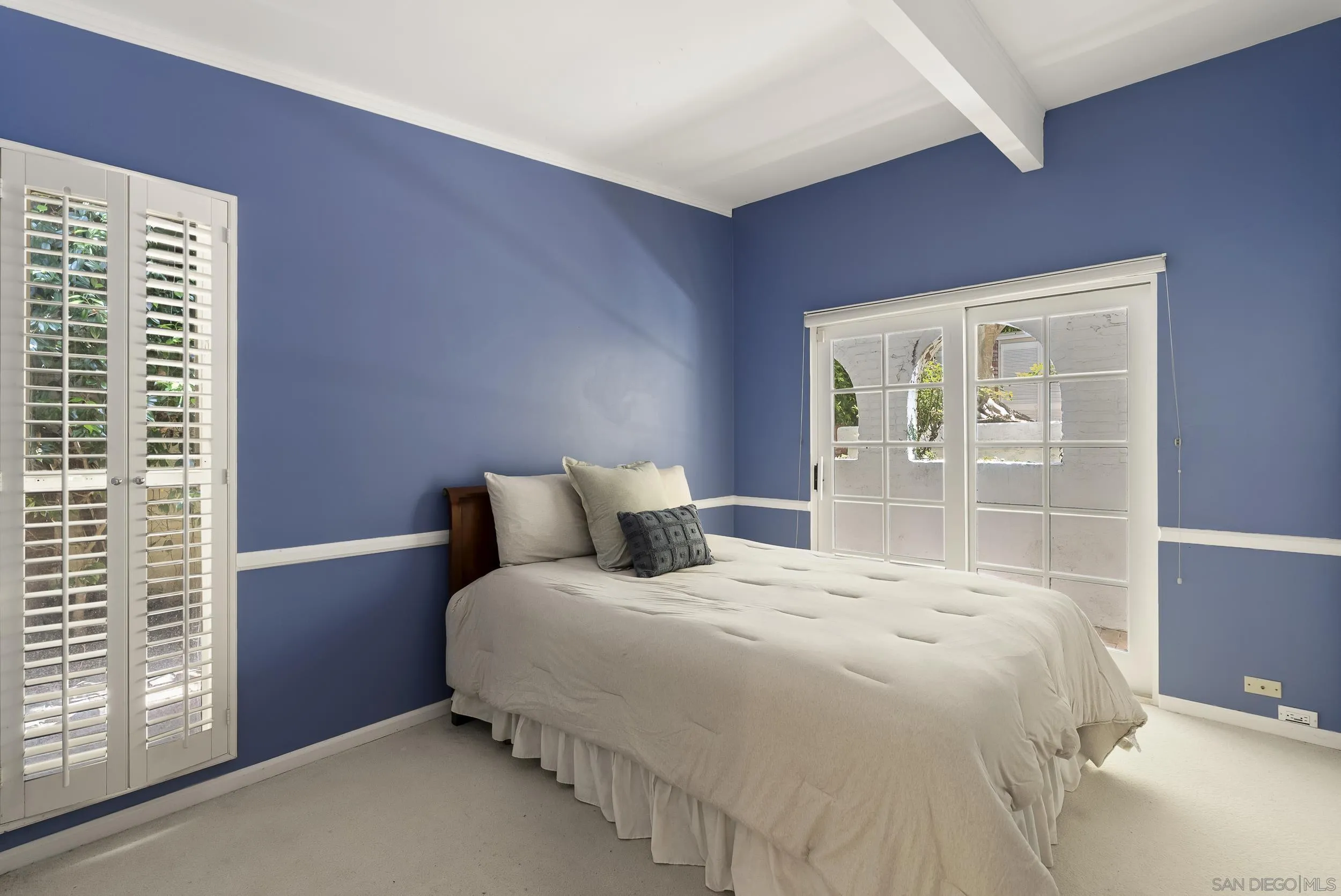 https://cdn.realtyfeed.com/cdn/127/260013386/ec0099eab53040fe13c23736724eb43b.webp