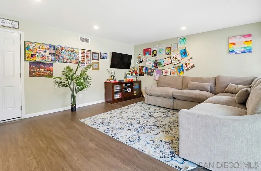 https://cdn.realtyfeed.com/cdn/127/260013397/f2887c526c9042d9f7e791e9ee29fbfb.webp