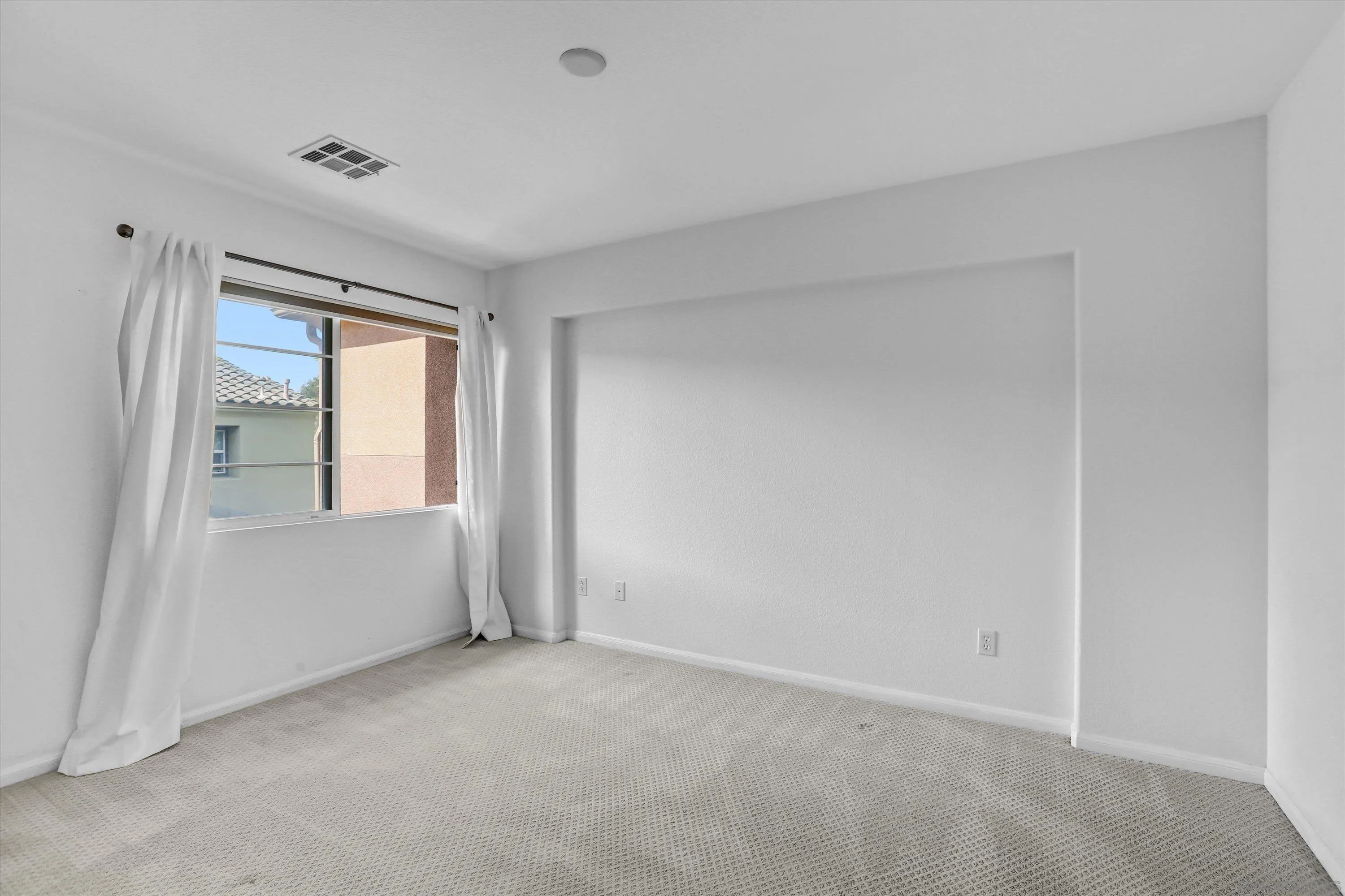 Photo #12: 260013403 Listing: Photo #12