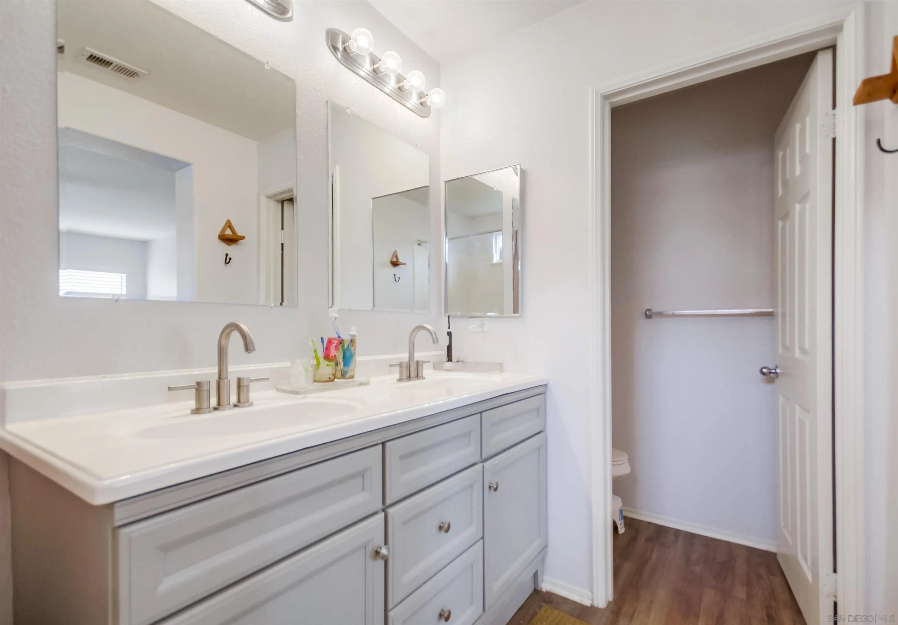 Photo #33: 260013413 Listing: Photo #33