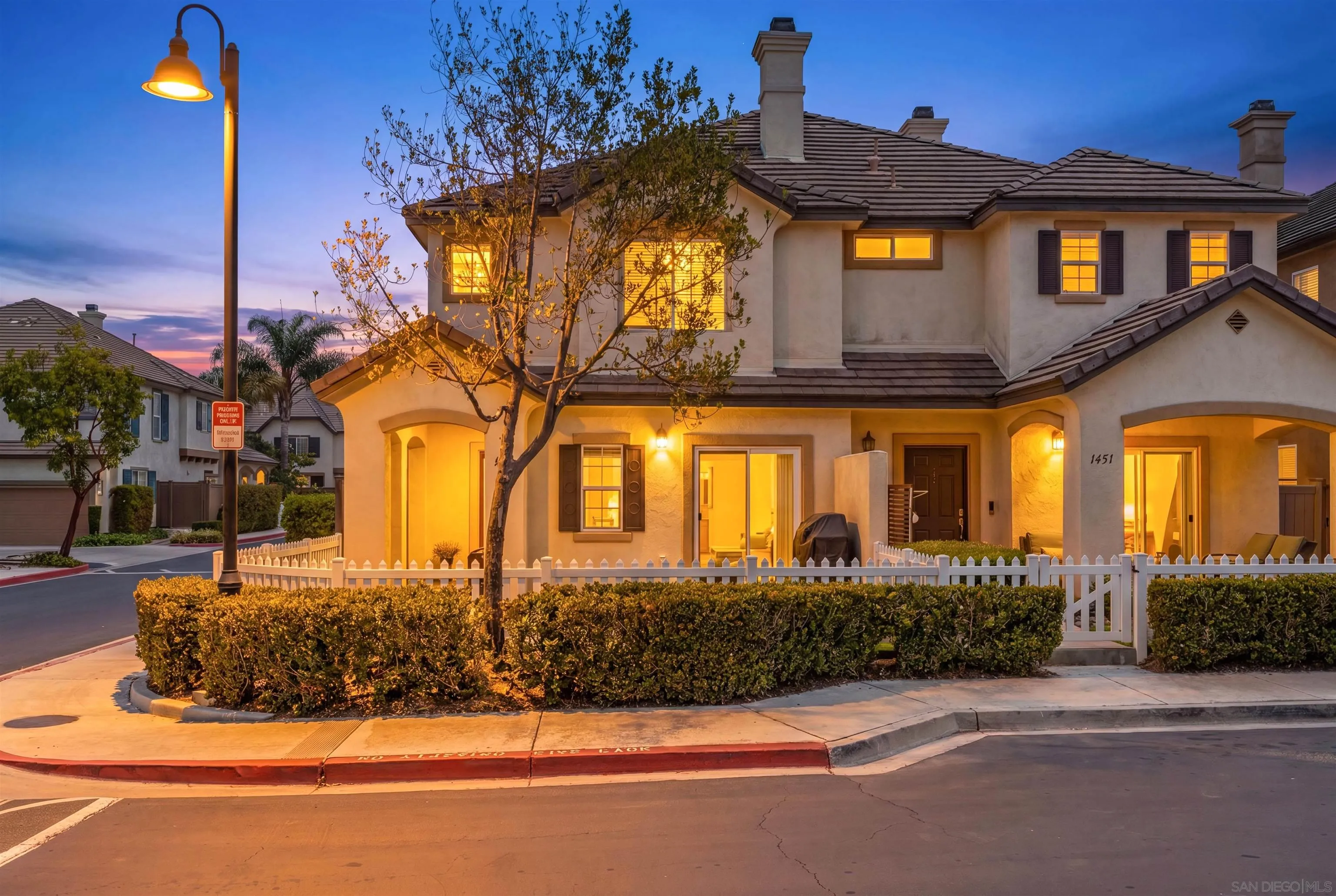 Photo #2: 260013413 Listing: Photo #2