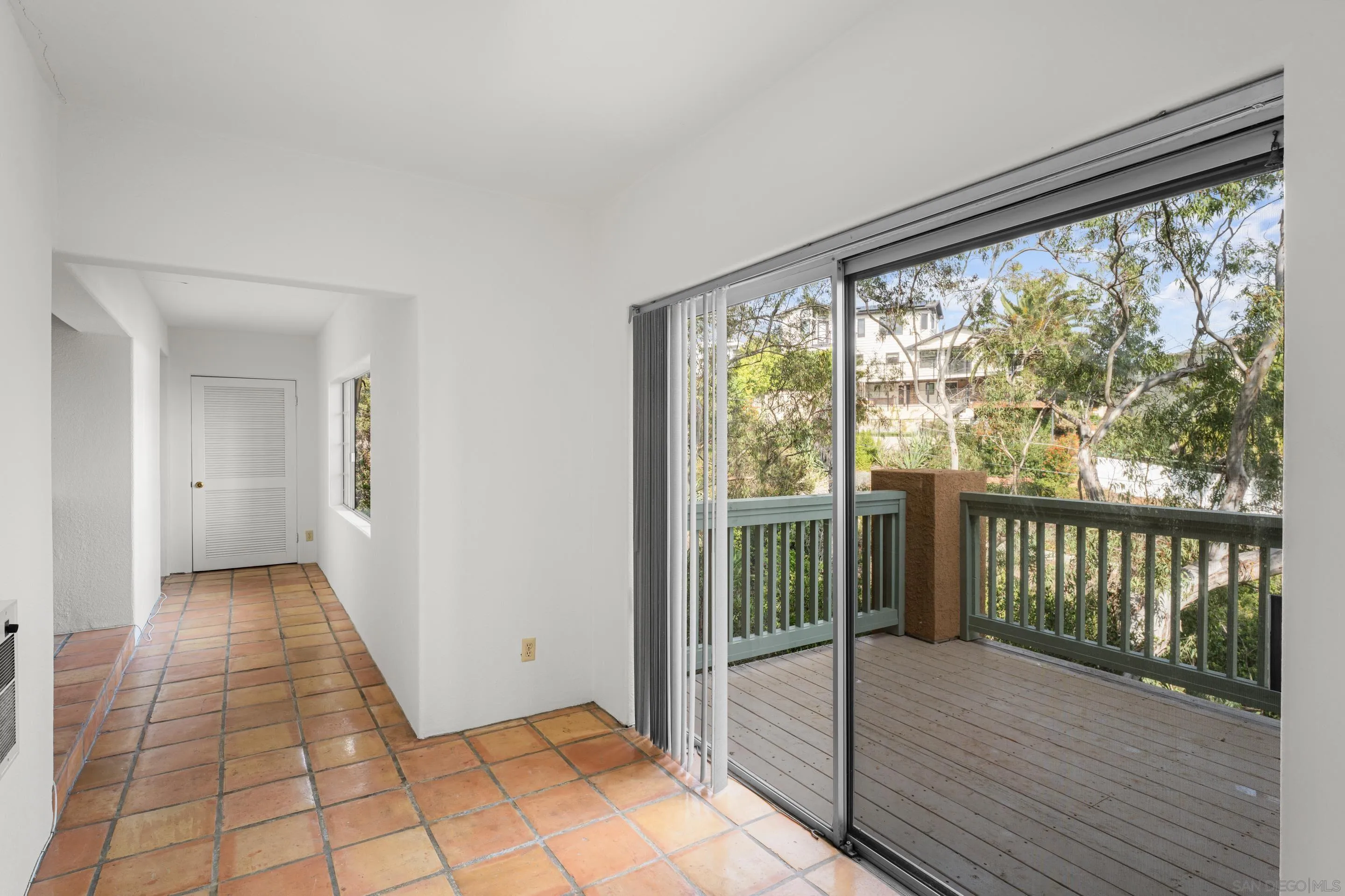 https://cdn.realtyfeed.com/cdn/127/260013414/5a279bc8e32162ba0b8d1cd14bbc4a2c.webp