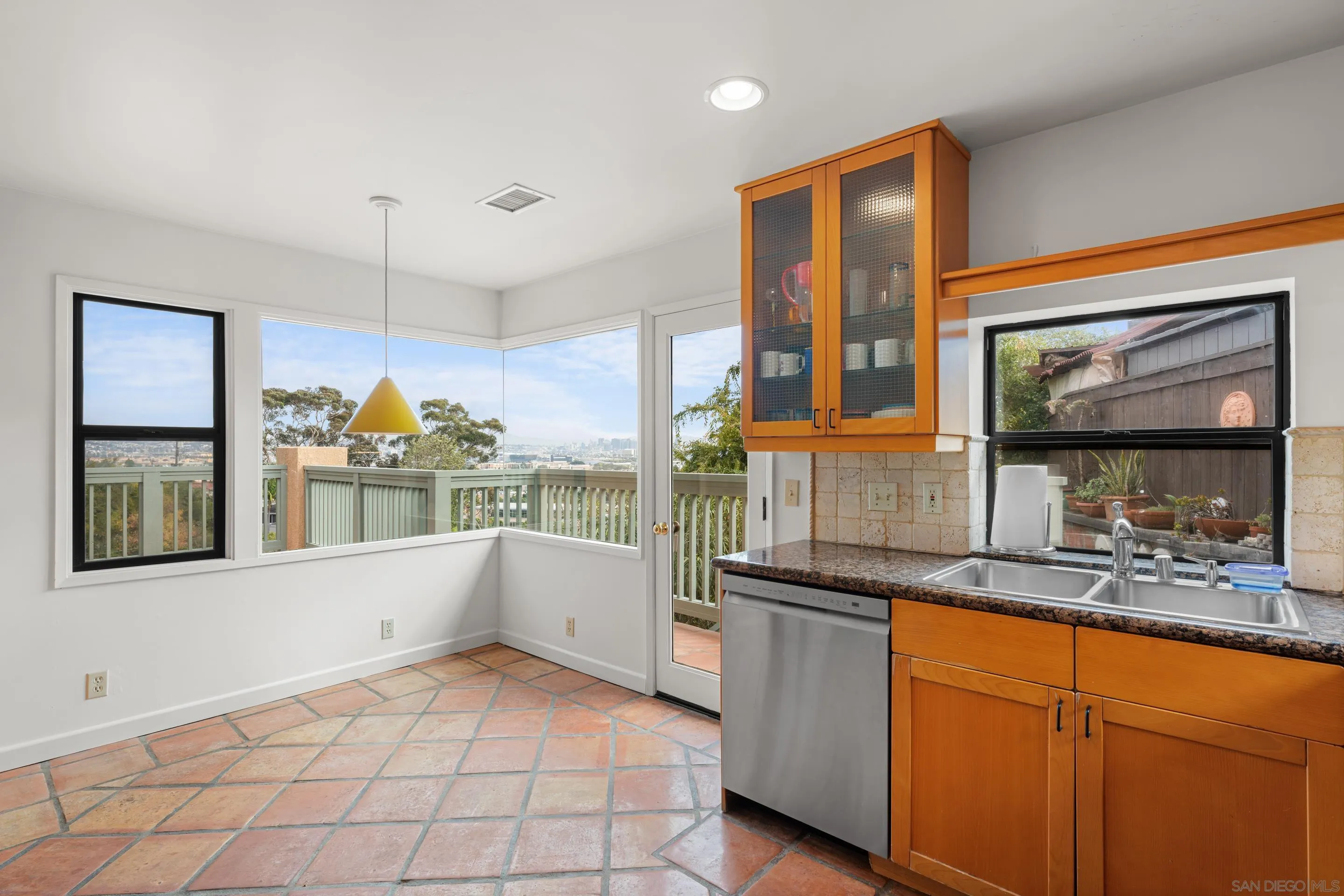 https://cdn.realtyfeed.com/cdn/127/260013414/5fe2ce1fd28dd8850ff1e71a6d439914.webp