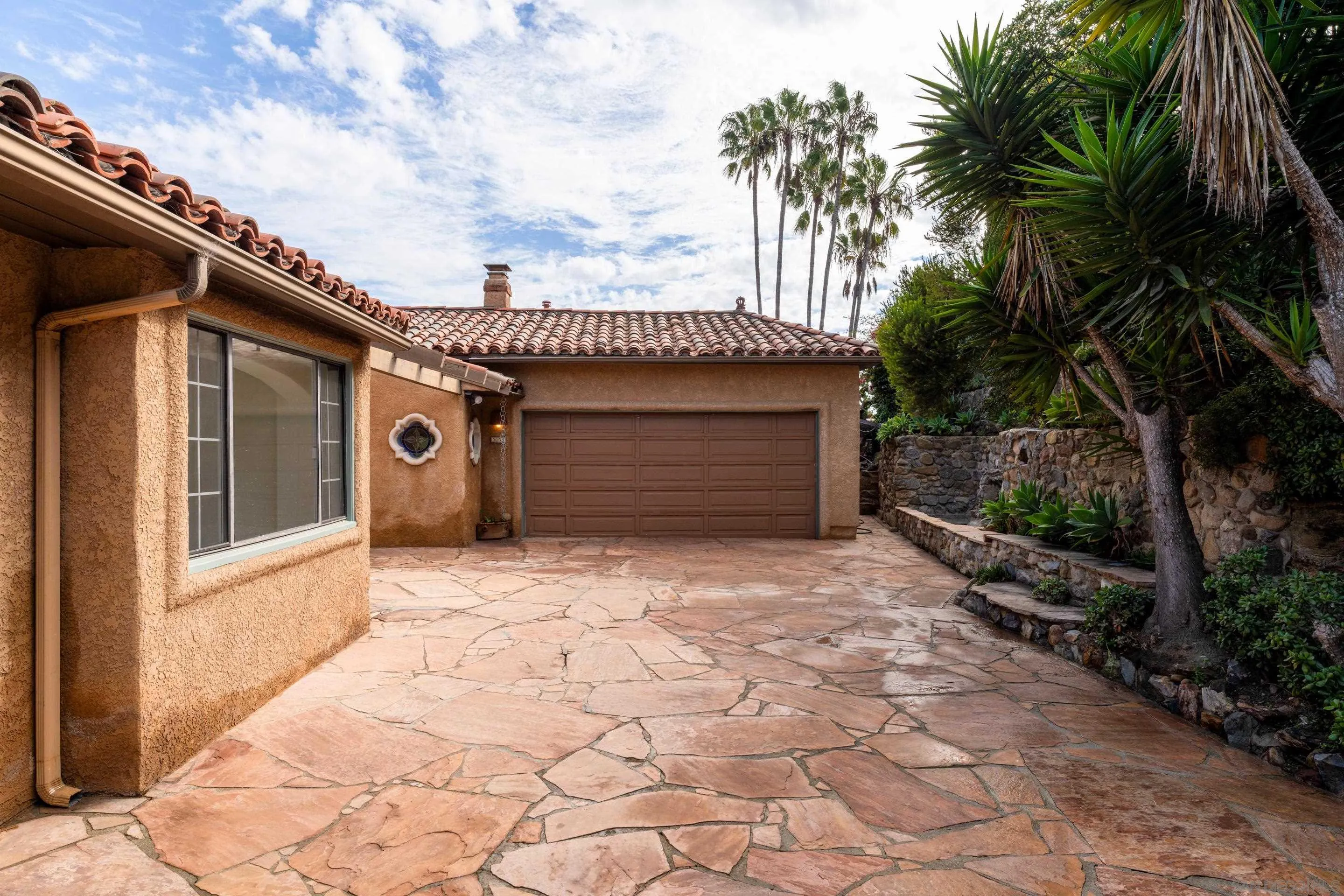 https://cdn.realtyfeed.com/cdn/127/260013414/6ad5387d8d8e7a43e15d2eb380ac94d2.webp
