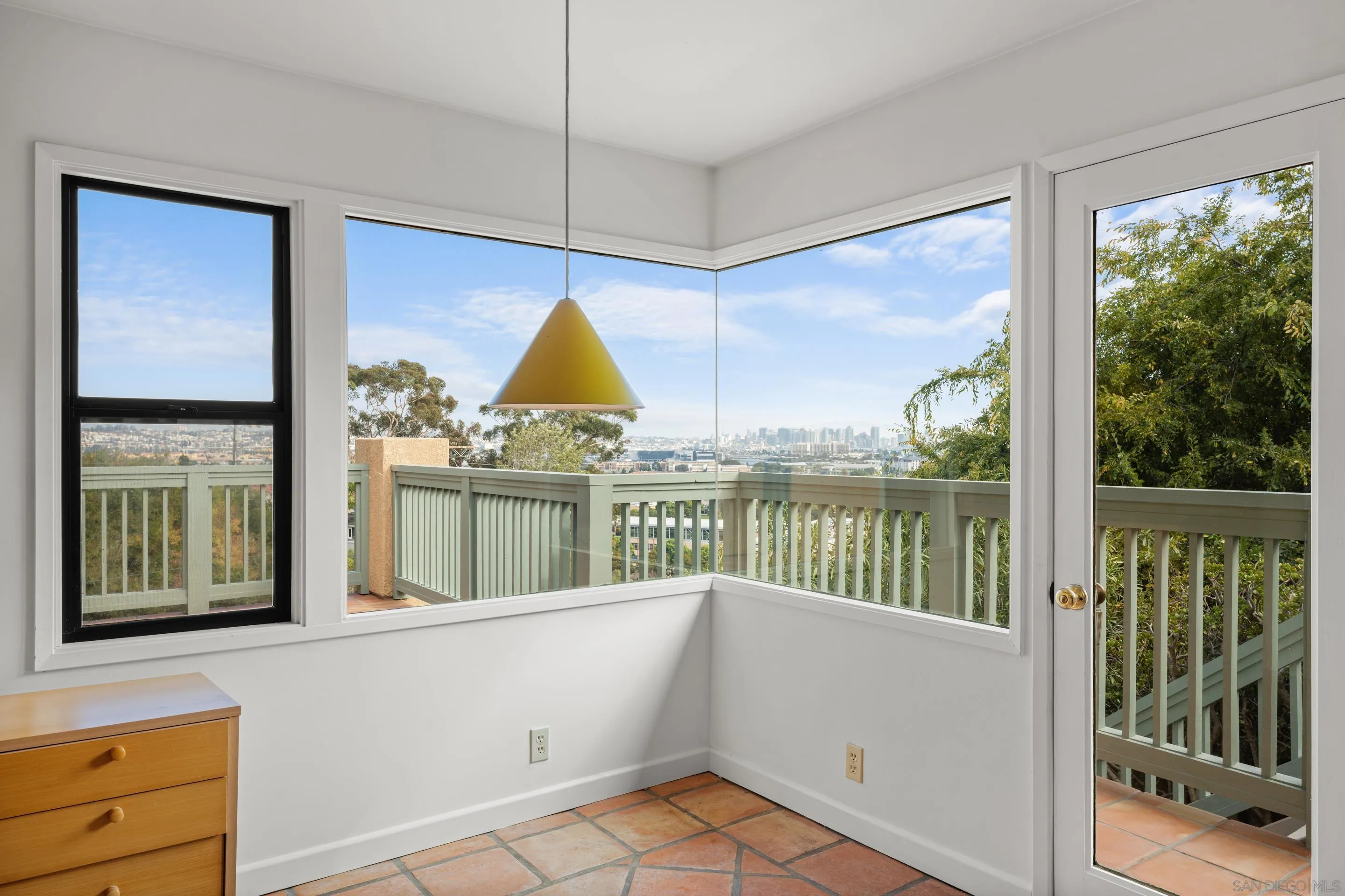 https://cdn.realtyfeed.com/cdn/127/260013414/be295d7c473c6192409879d27eedf089.webp