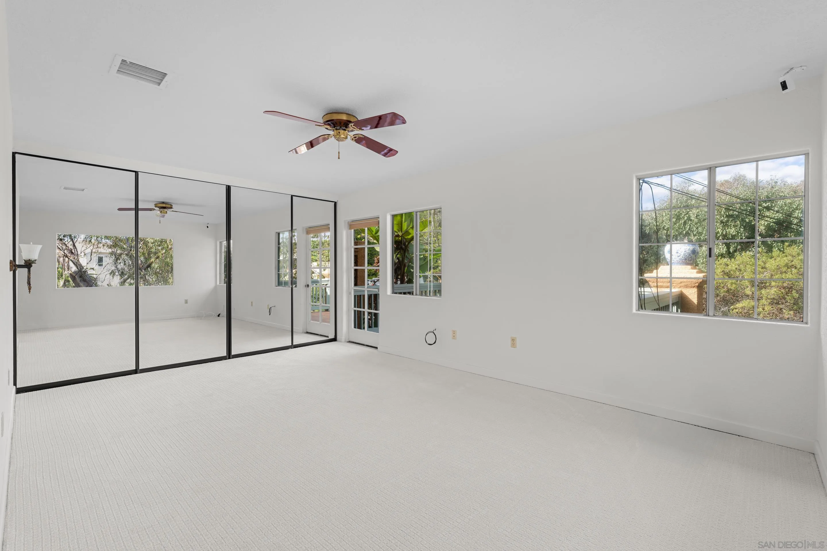 https://cdn.realtyfeed.com/cdn/127/260013414/c9fa53f0d6b9b5aec3762be9afd7860a.webp