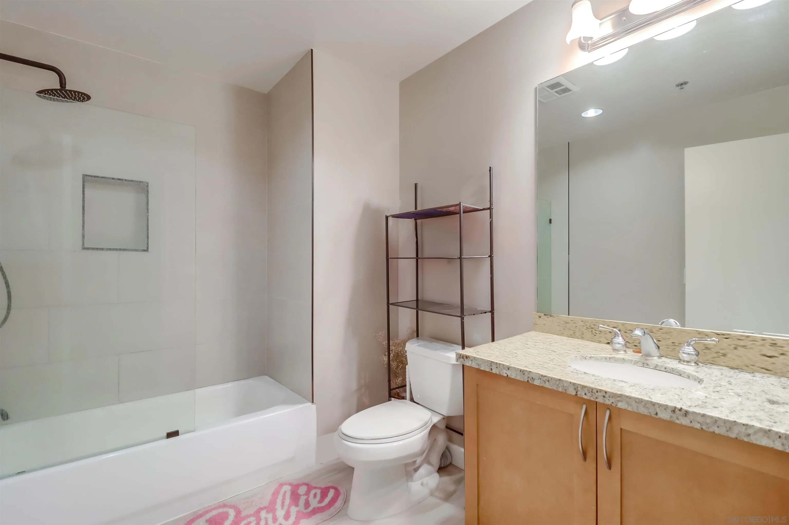 Photo #8: 260013415 Listing: Photo #8