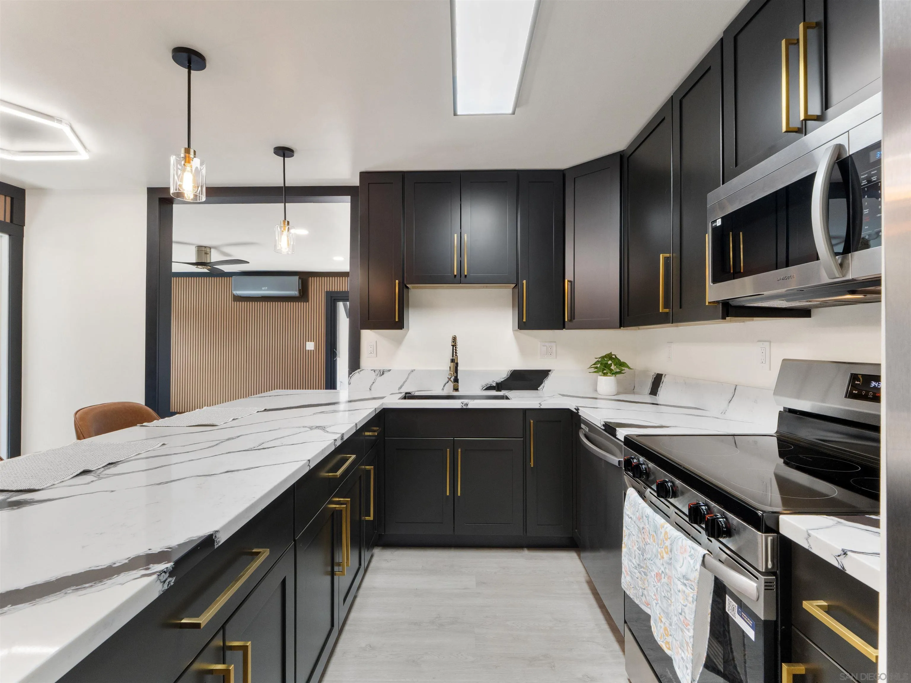 https://cdn.realtyfeed.com/cdn/127/260013417/22e27fb1674447a6e0ad5ac8e1e8cd64.webp