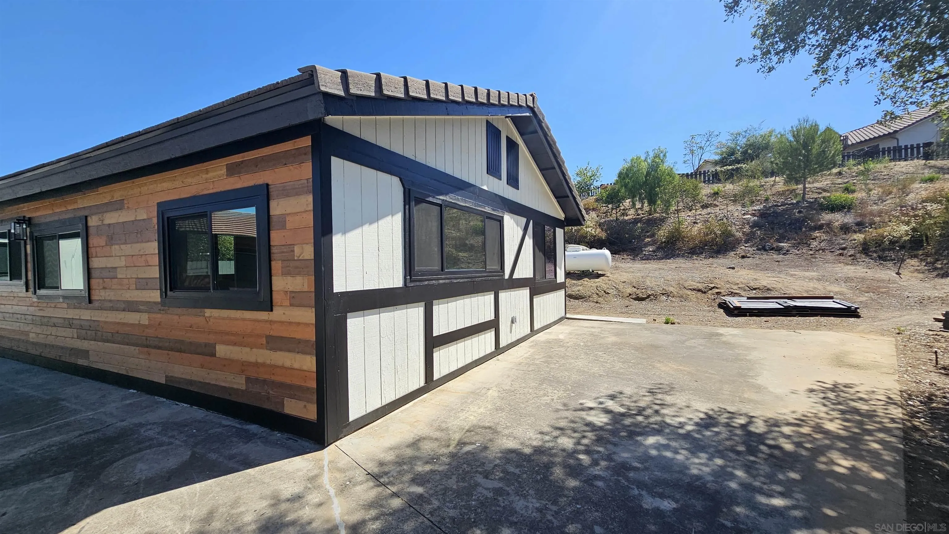 https://cdn.realtyfeed.com/cdn/127/260013417/25aa6c7fd6e4208587d911e49968468c.webp