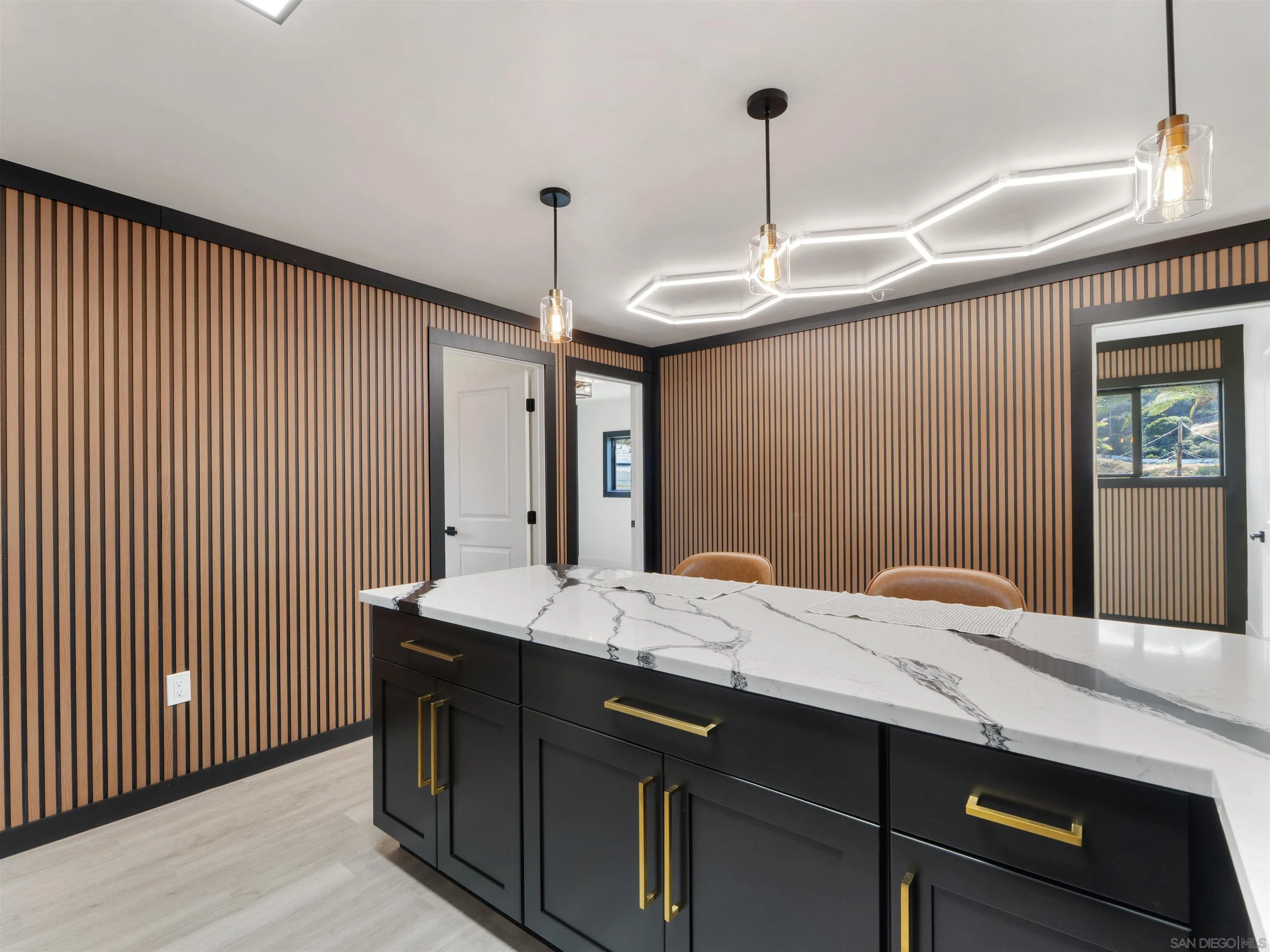 https://cdn.realtyfeed.com/cdn/127/260013417/29b4d2fb306f36f9366c8b9ca4a3a90f.webp