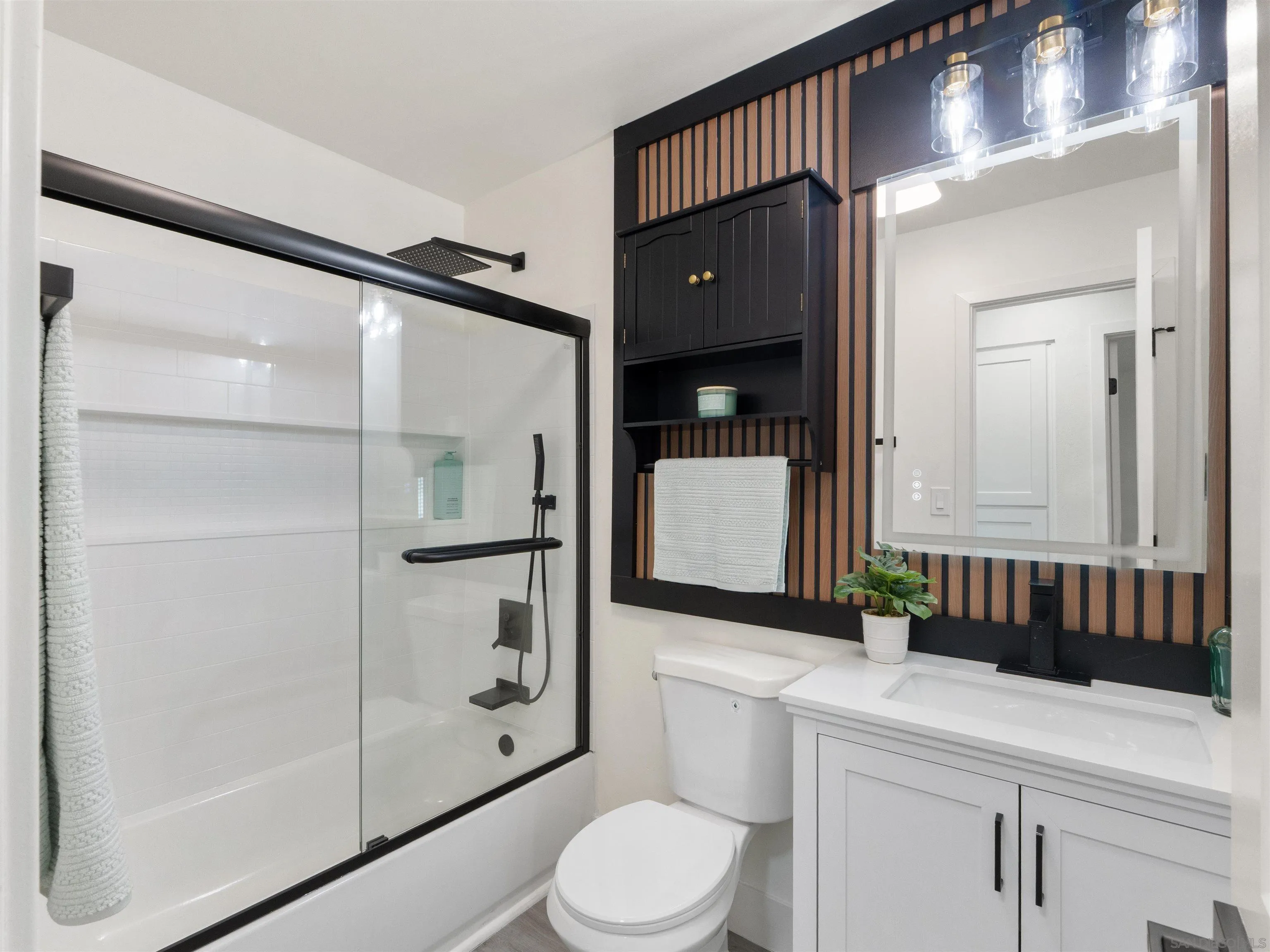 https://cdn.realtyfeed.com/cdn/127/260013417/4b19e4bf8d7d1abba2b0aebd1e865bb9.webp