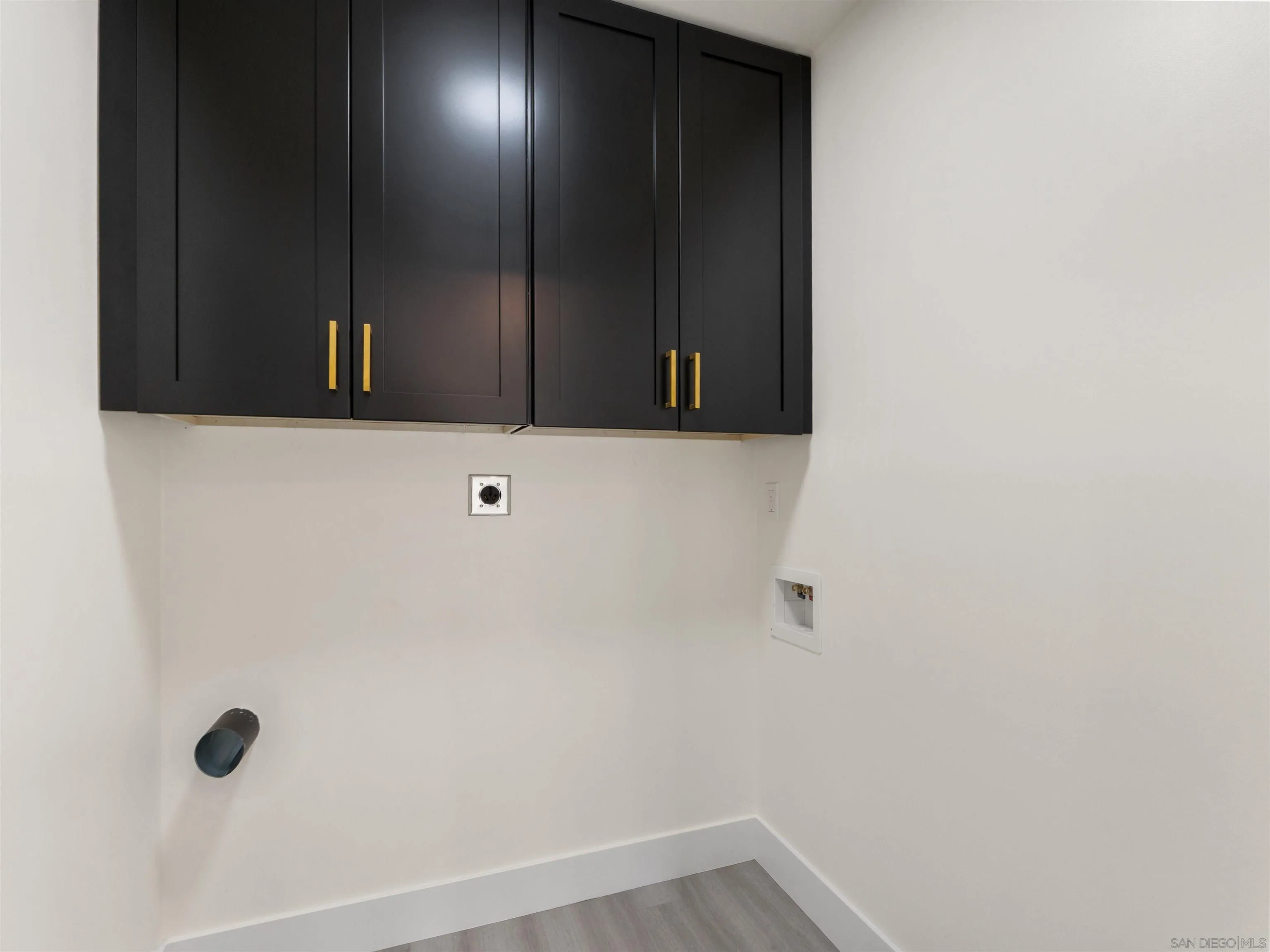 https://cdn.realtyfeed.com/cdn/127/260013417/4bb0a589e10a9c4bb568d4f735e351a1.webp