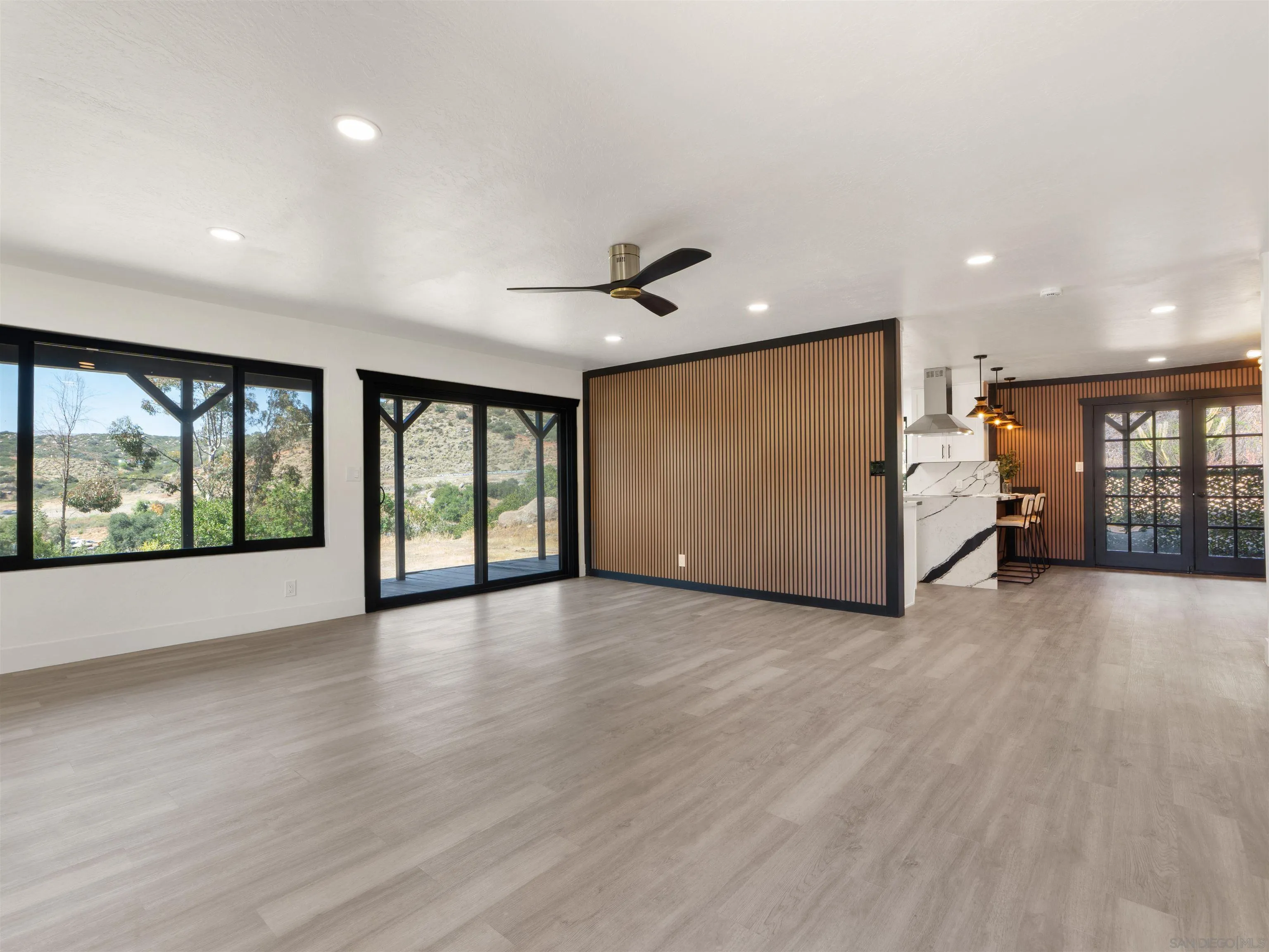 https://cdn.realtyfeed.com/cdn/127/260013417/6a9eaa187d82d23a933c470f4b3392c6.webp