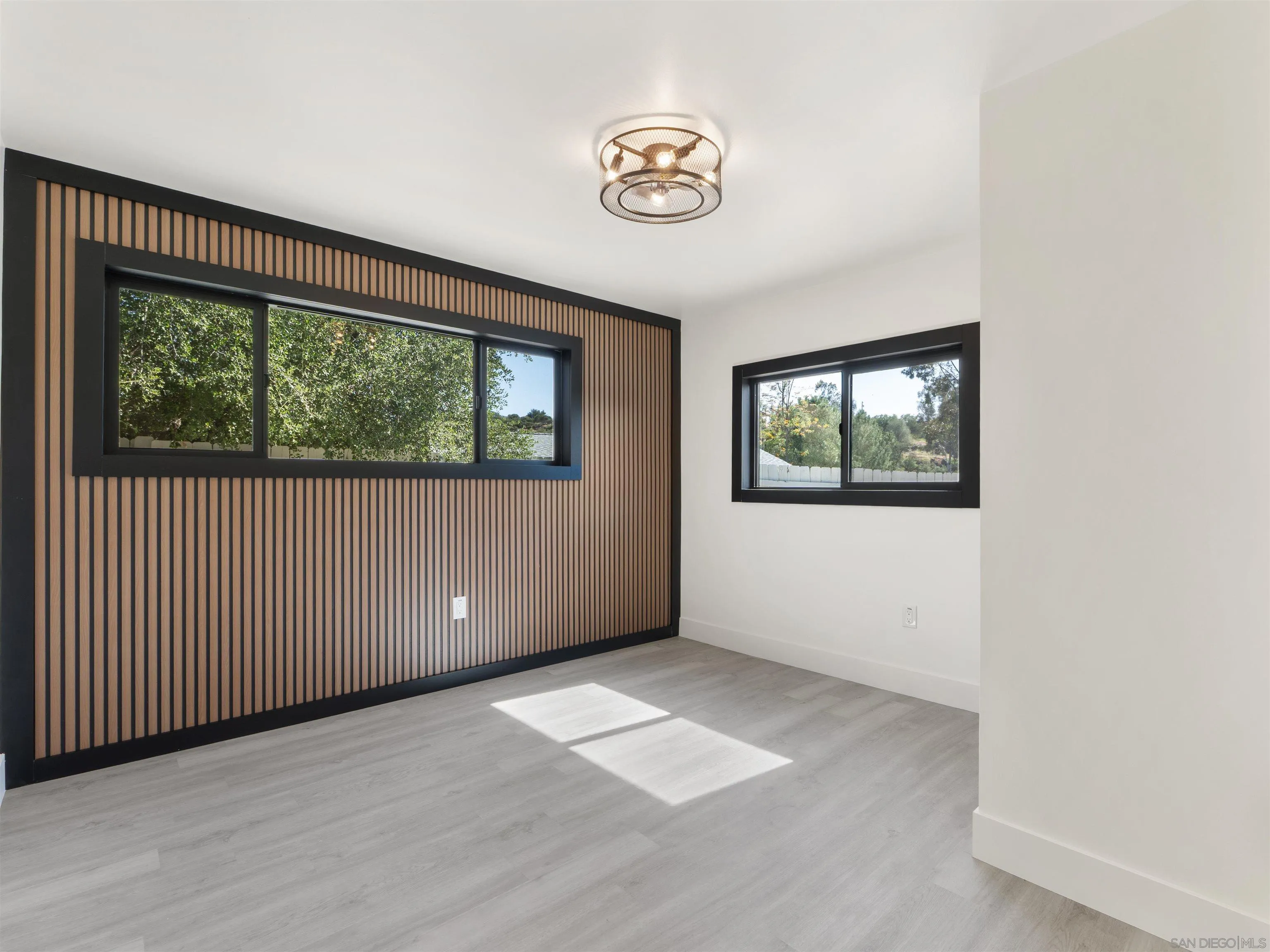 https://cdn.realtyfeed.com/cdn/127/260013417/6d69d24a2f48e2d2eebeb3e681200656.webp