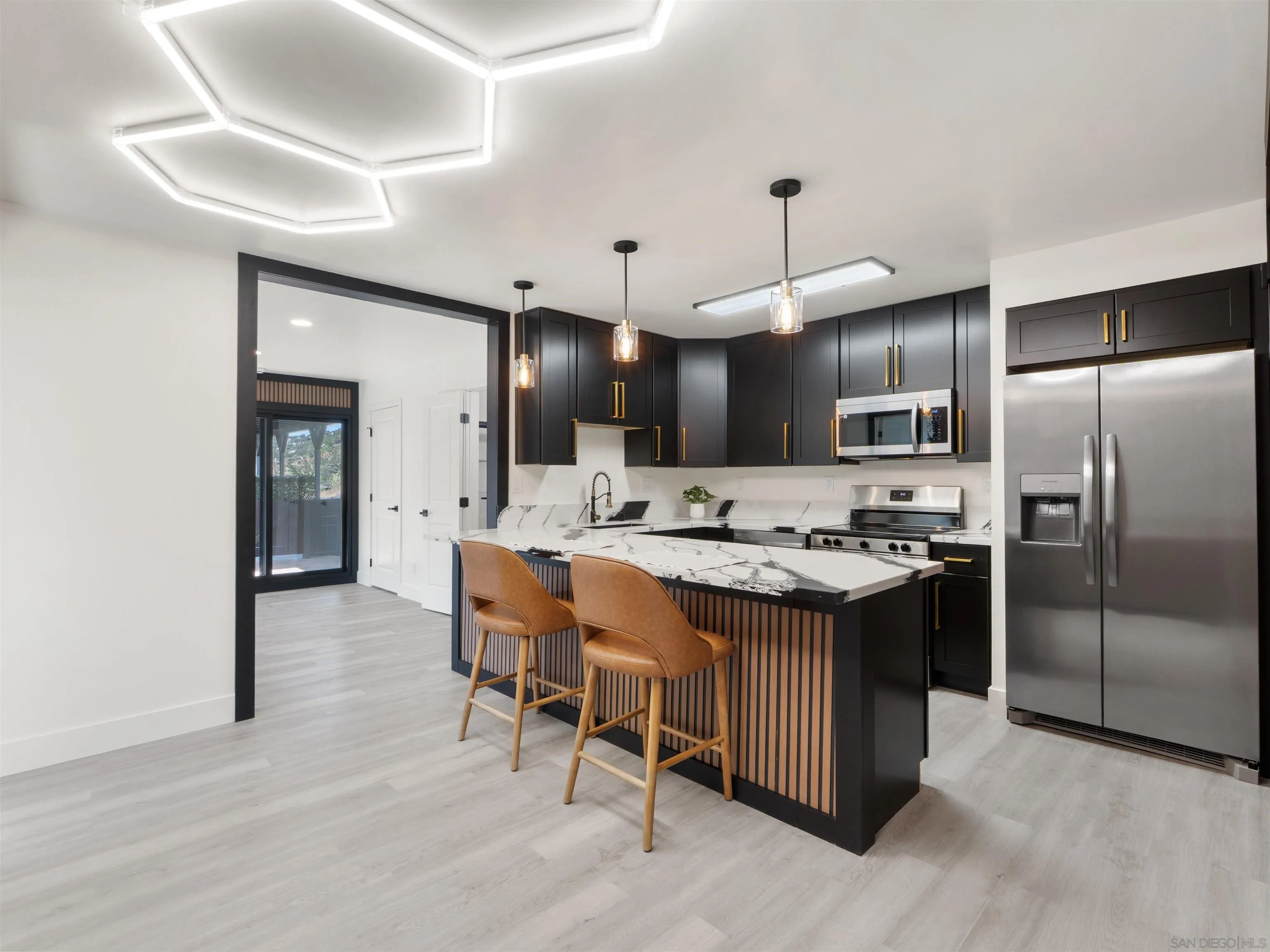https://cdn.realtyfeed.com/cdn/127/260013417/8e83f954a63430c4be30ca1723bef945.webp