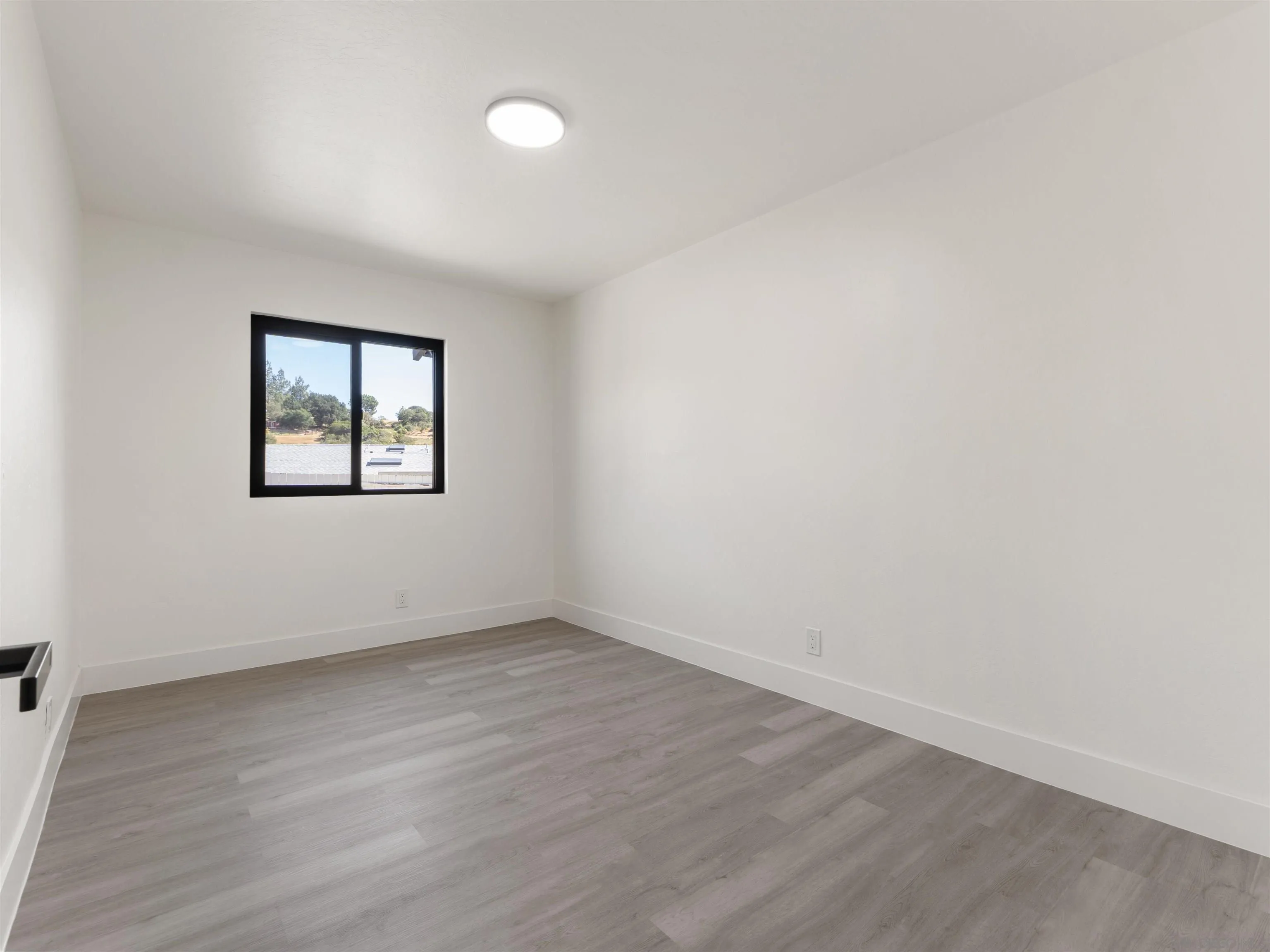 https://cdn.realtyfeed.com/cdn/127/260013417/91f159f5a74fde0e6e1517cce6c639fb.webp
