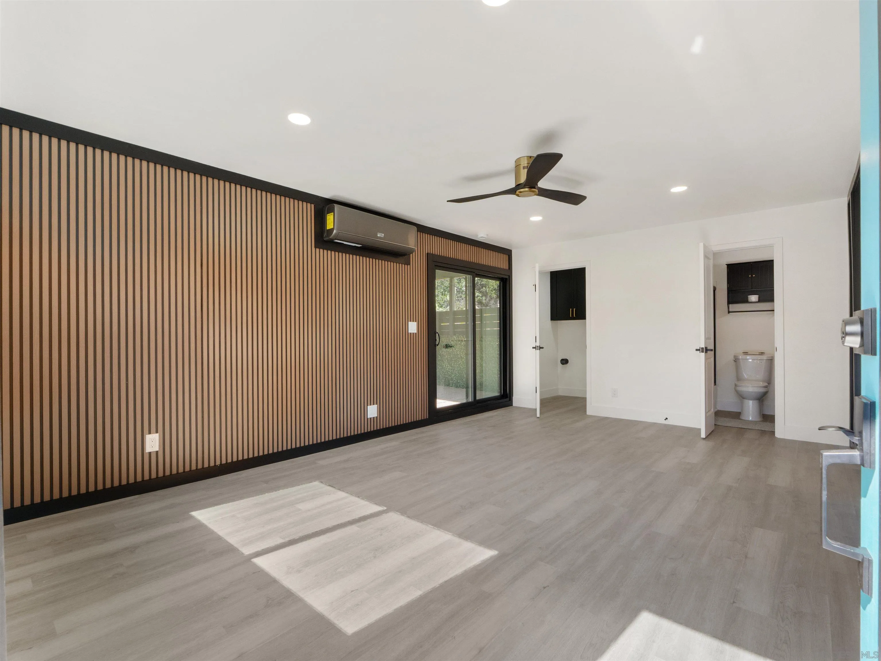 https://cdn.realtyfeed.com/cdn/127/260013417/9520ed1afa21bf622e31af6b086ab3ef.webp