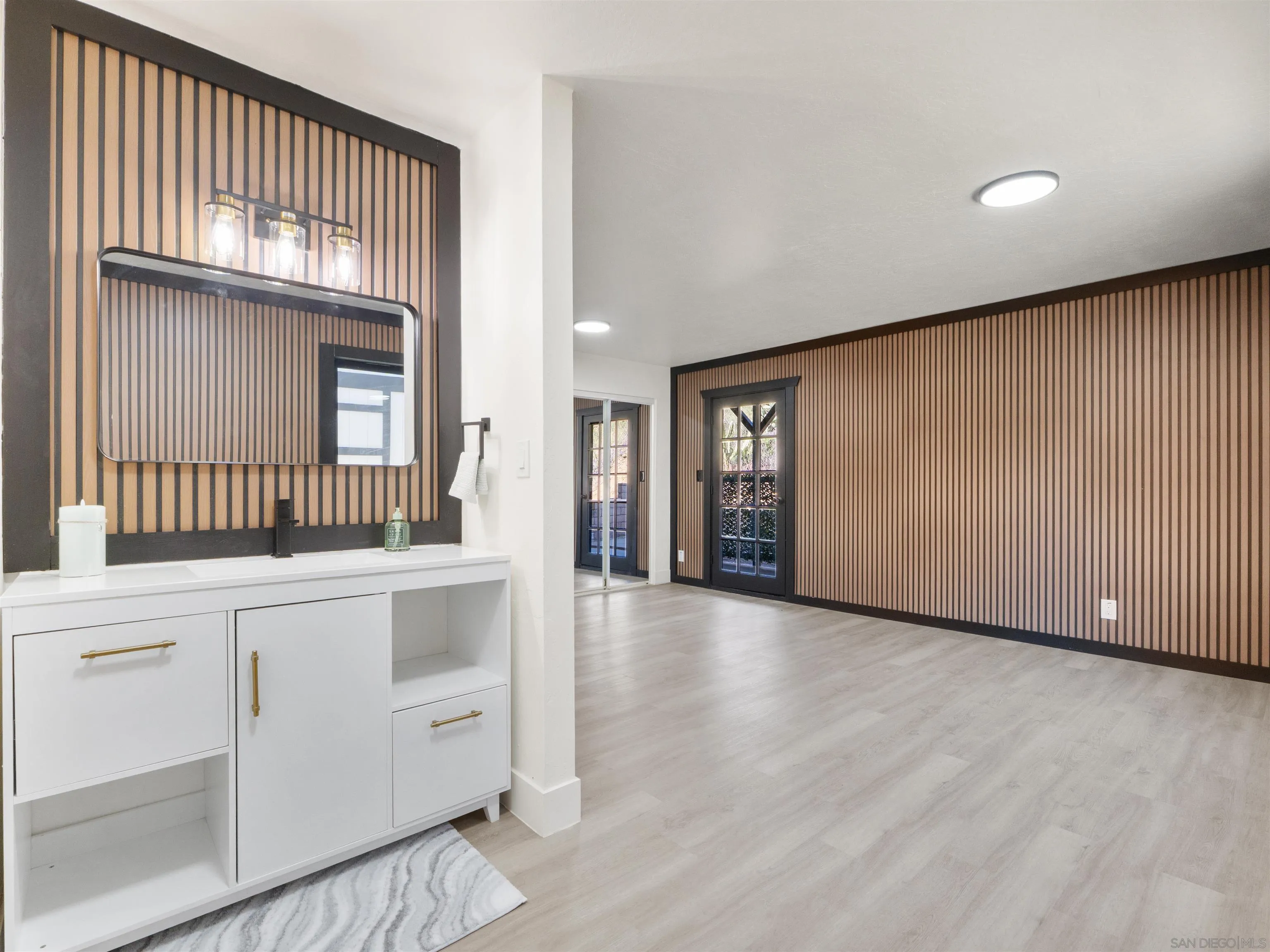 https://cdn.realtyfeed.com/cdn/127/260013417/d4a98c1b6e6191a92f43dc38797687b1.webp