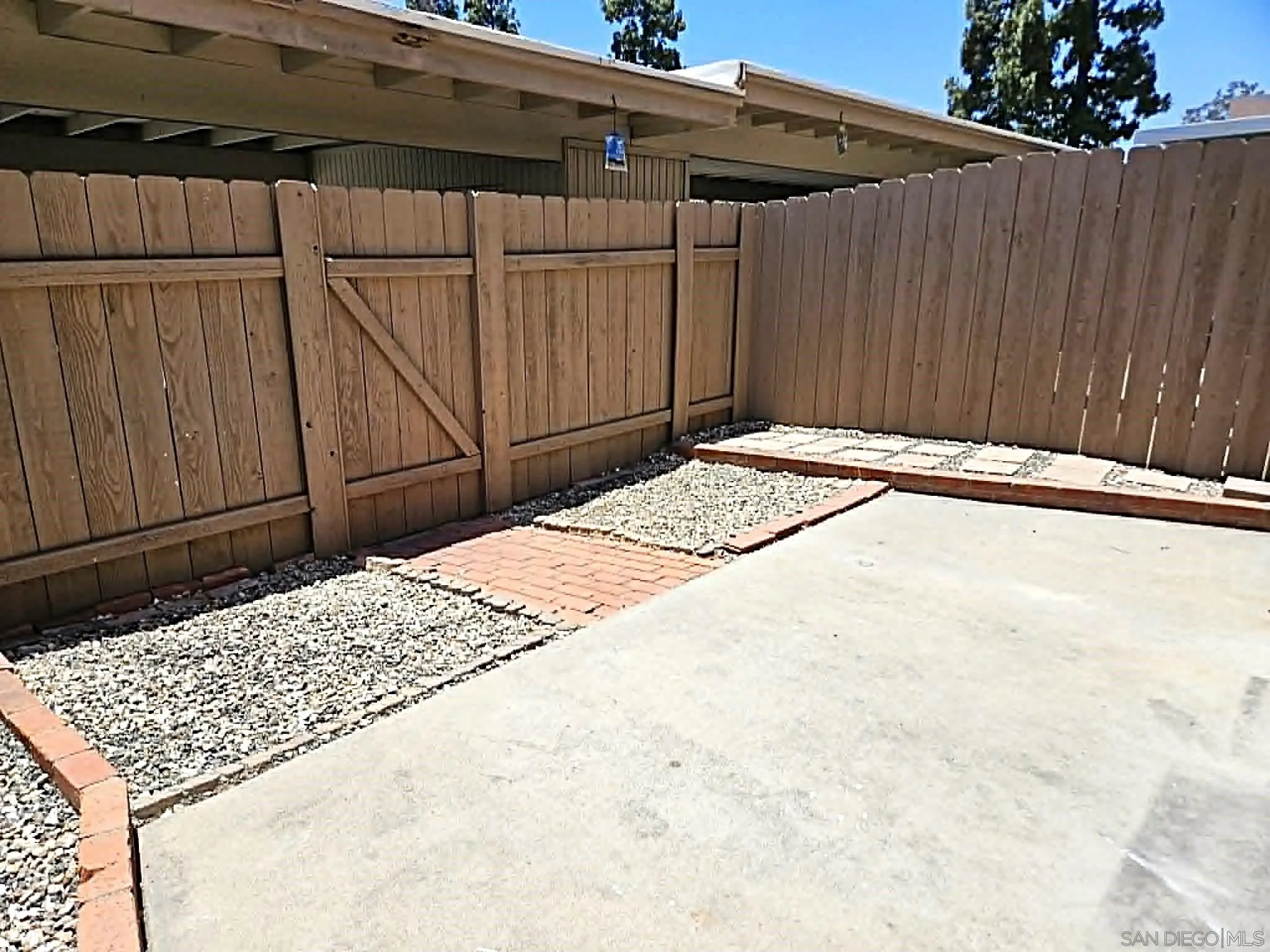 Photo #2: 260013419 Listing: Photo #2