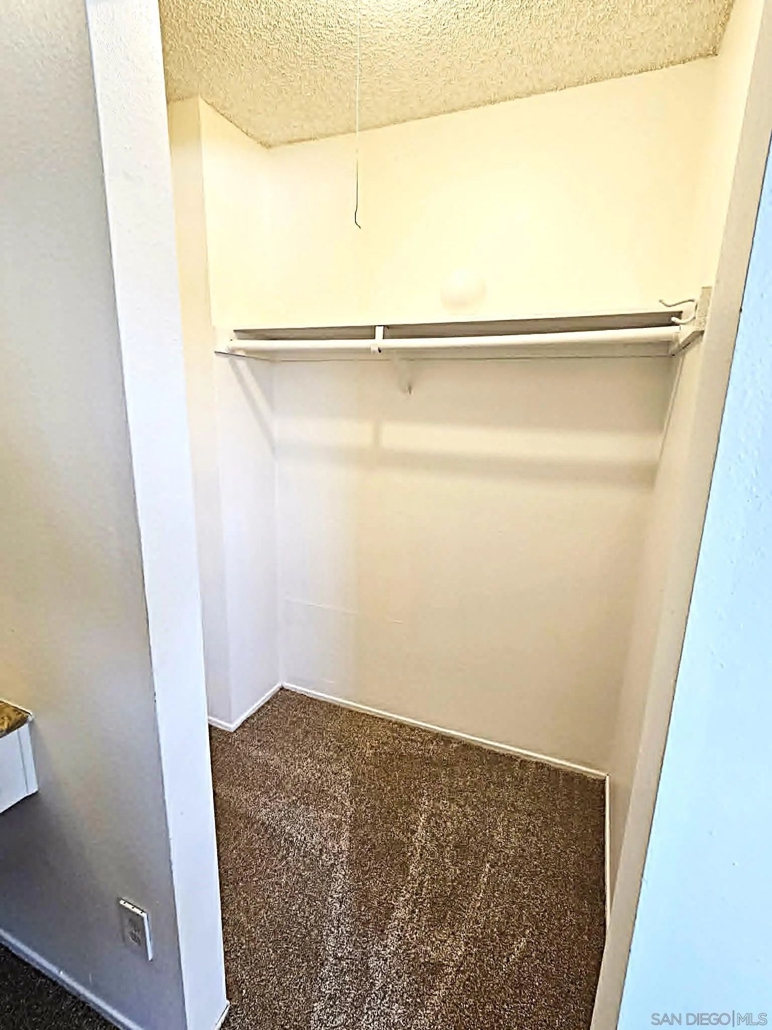 Photo #8: 260013419 Listing: Photo #8