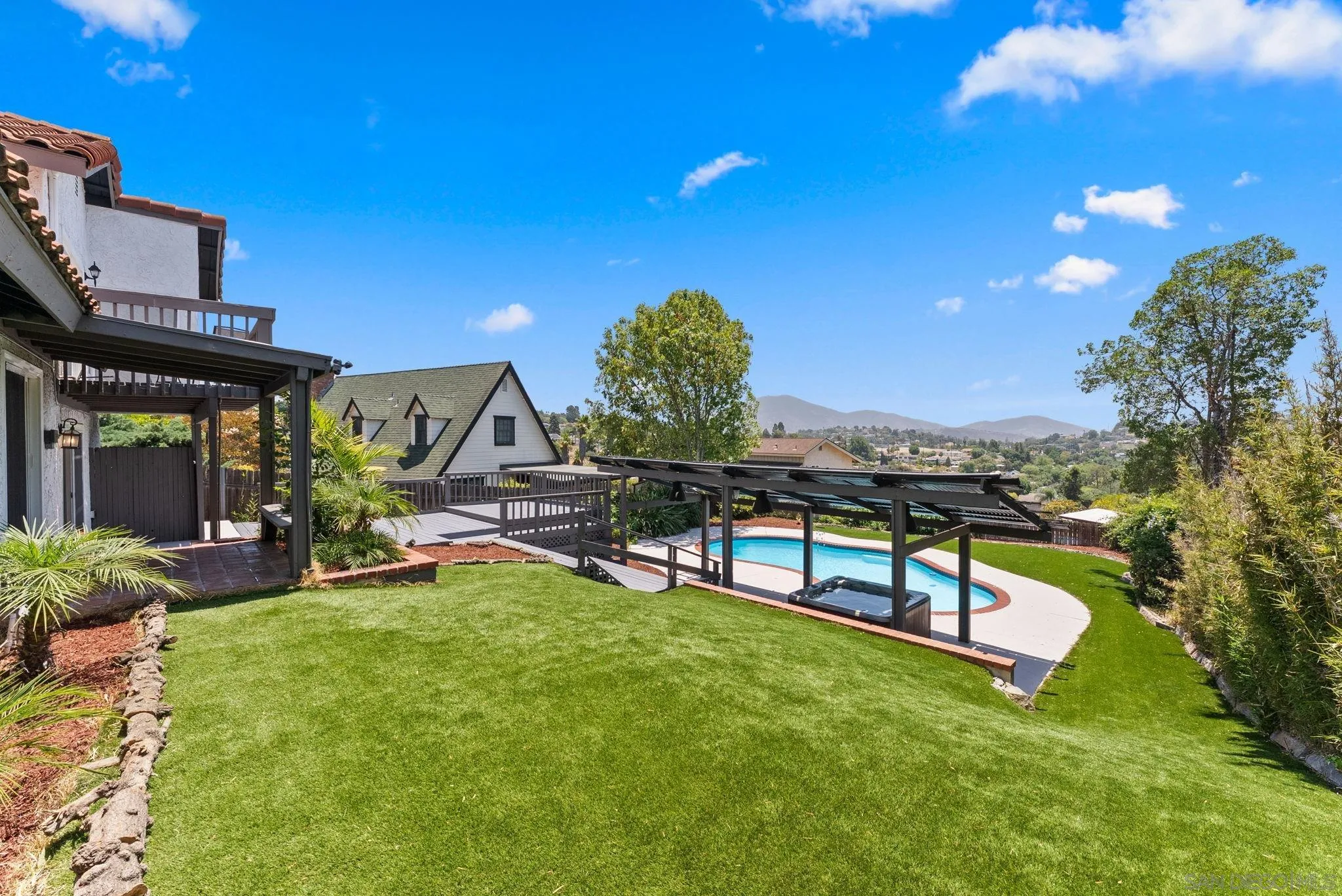 https://cdn.realtyfeed.com/cdn/127/260013421/96c26703f6d91f0289e8e72c555de9f4.webp