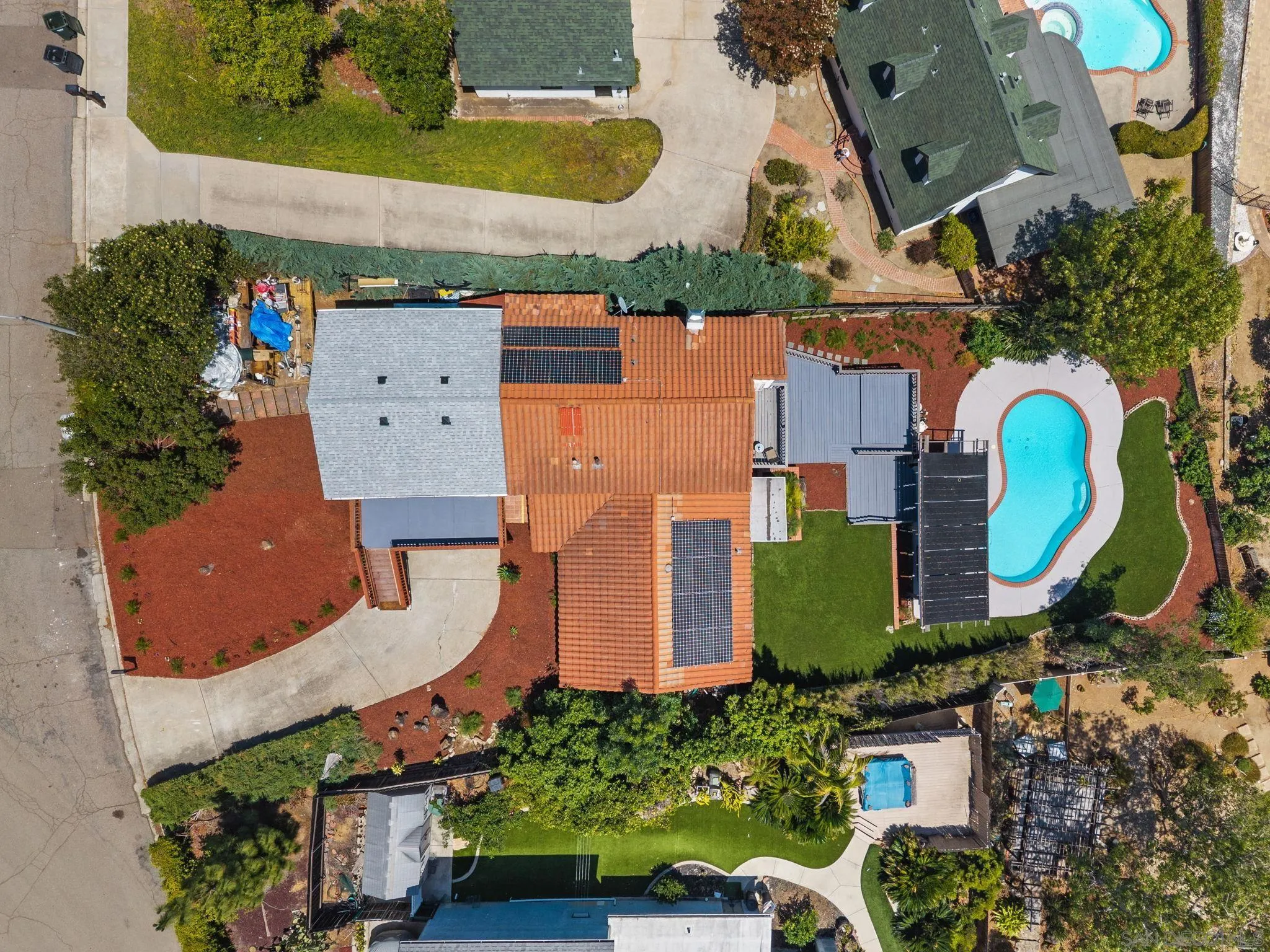 https://cdn.realtyfeed.com/cdn/127/260013421/c1725f50851b8adc444e381b1cc42e2b.webp
