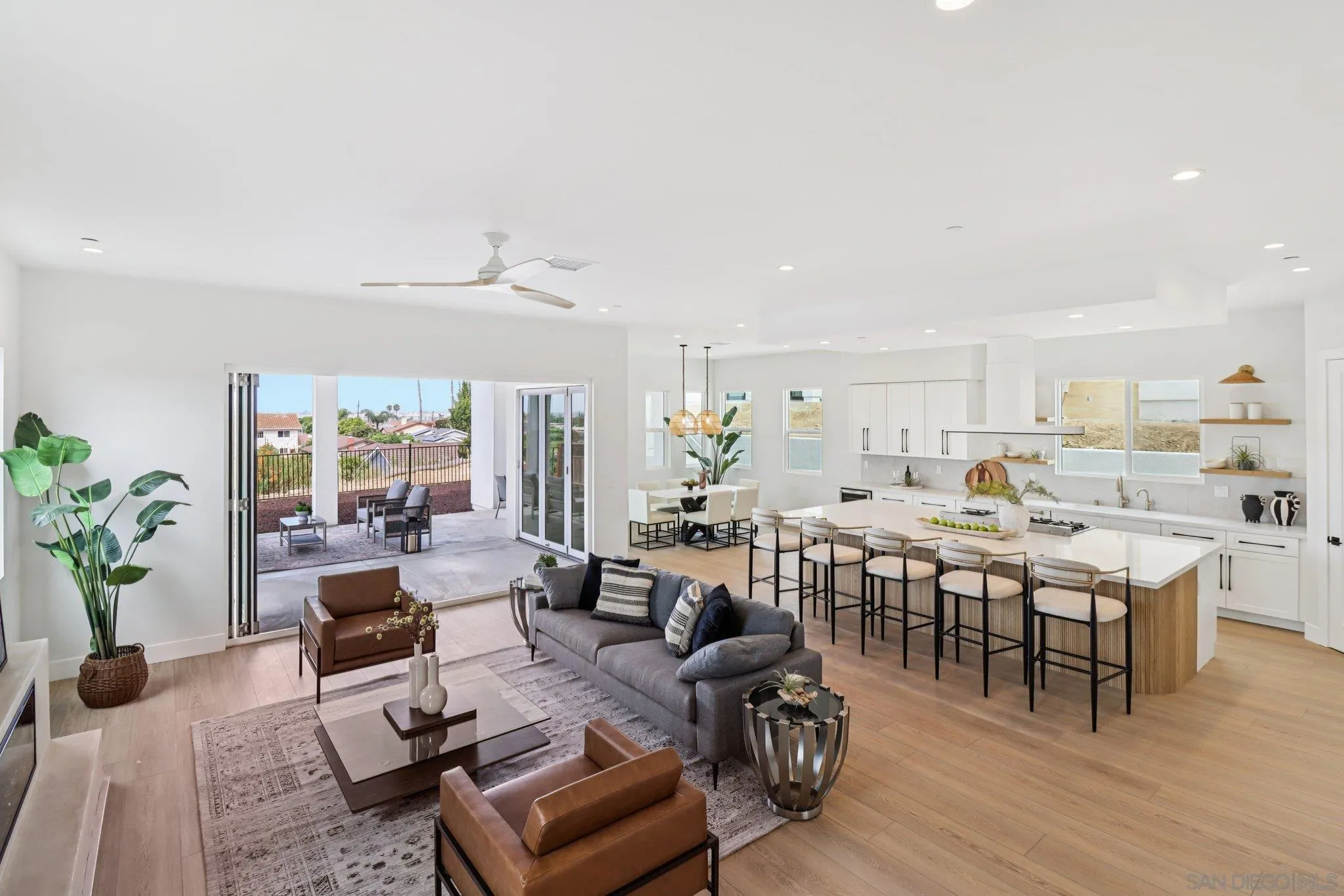 https://cdn.realtyfeed.com/cdn/127/260013422/4bdd76aa206ebc9fd24439067e947f6c.webp