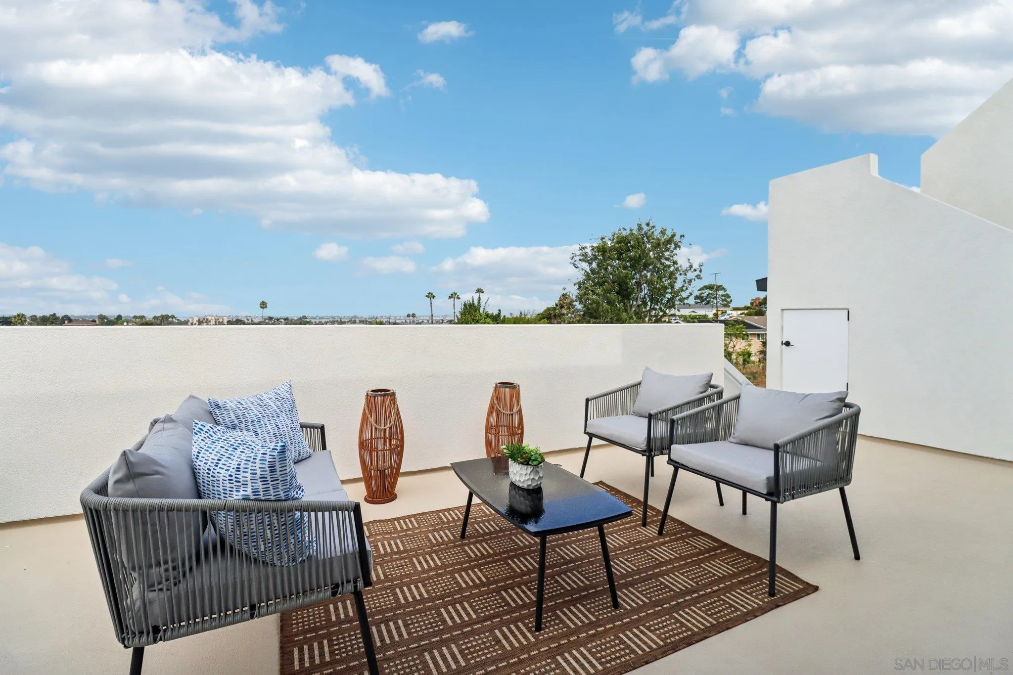 https://cdn.realtyfeed.com/cdn/127/260013422/4dacc7e4562a553f040011ab7a155603.webp