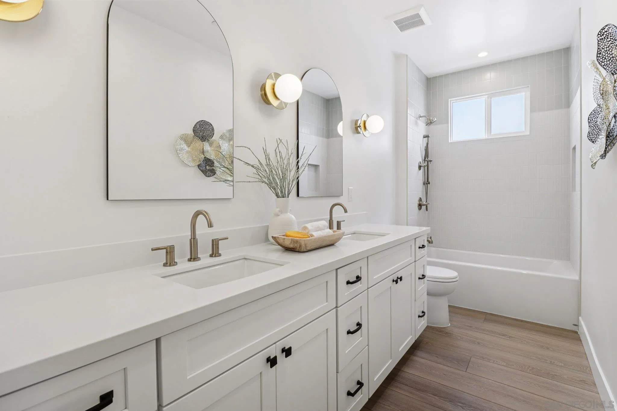 https://cdn.realtyfeed.com/cdn/127/260013422/a87ea65fc06b32987d29cf5ce7f6d7d9.webp