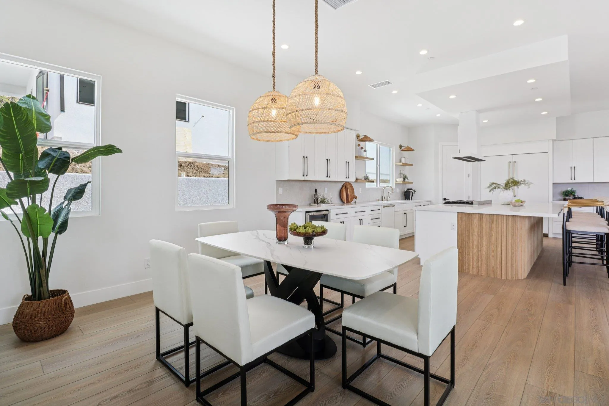 https://cdn.realtyfeed.com/cdn/127/260013422/da5f227bec93206e77b0c2dca4f02de6.webp