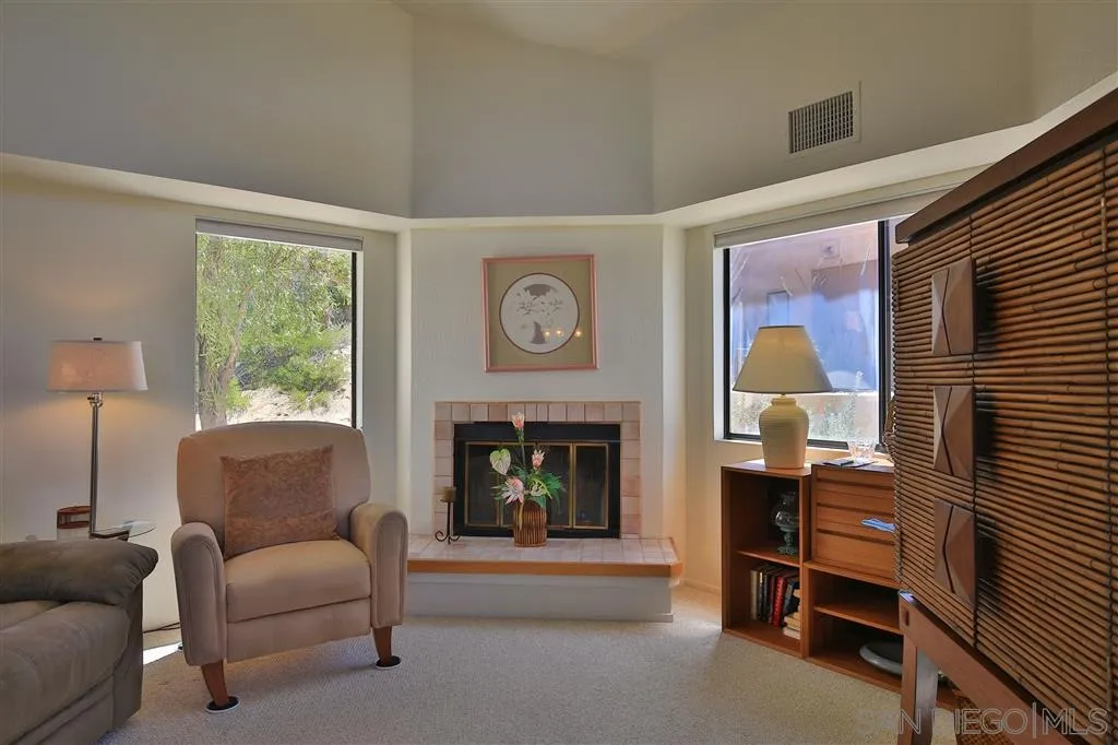 Photo #4: 260013425 Listing: Photo #4