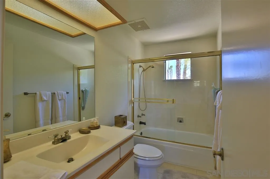 Photo #15: 260013425 Listing: Photo #15